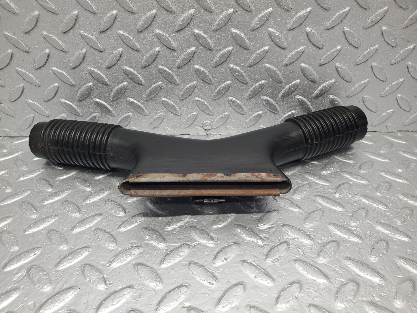 1211 Mercedes-Benz W108 280SE Heater Center Air Duct Vent