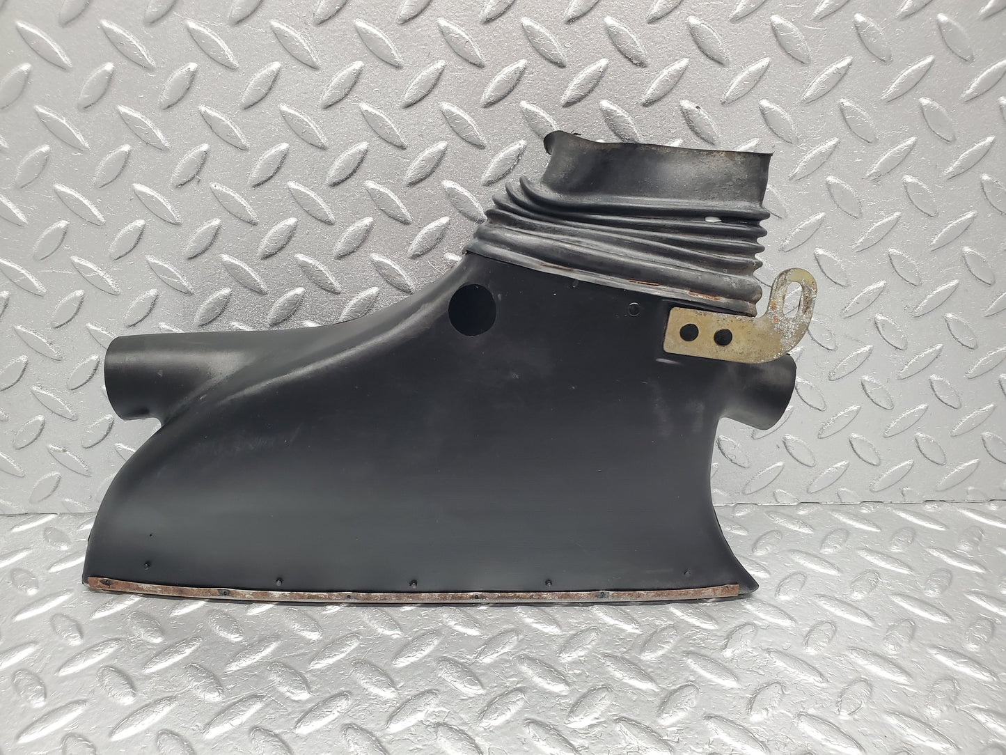 1207 Mercedes-Benz W108 280SE Air Vent Duct Left Side 1088310788