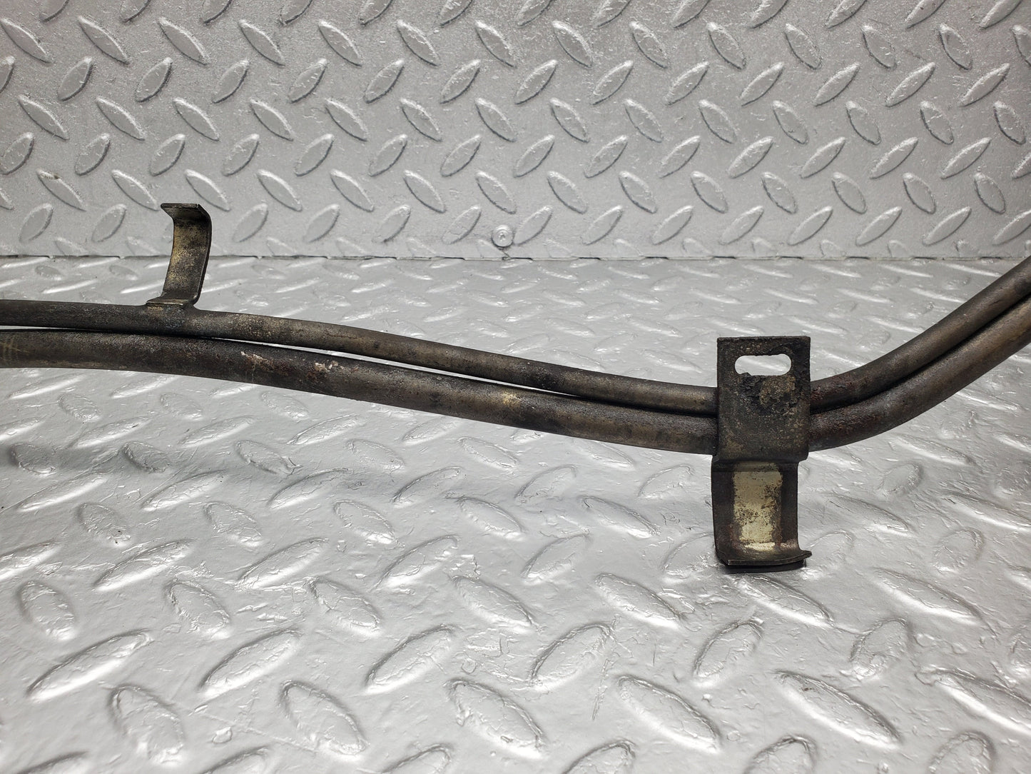 1129 Mercedes-Benz C107 350SLC Coupe Oil Hose Pipe
