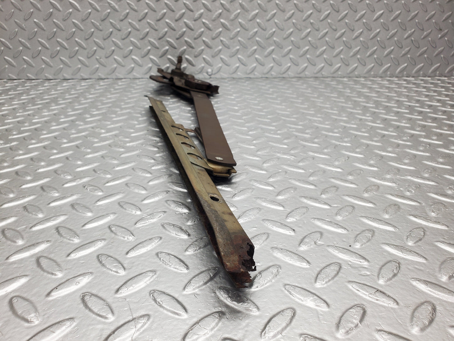 1176 Mercedes-Benz W108 280SE Front Left Manual Window Regulator