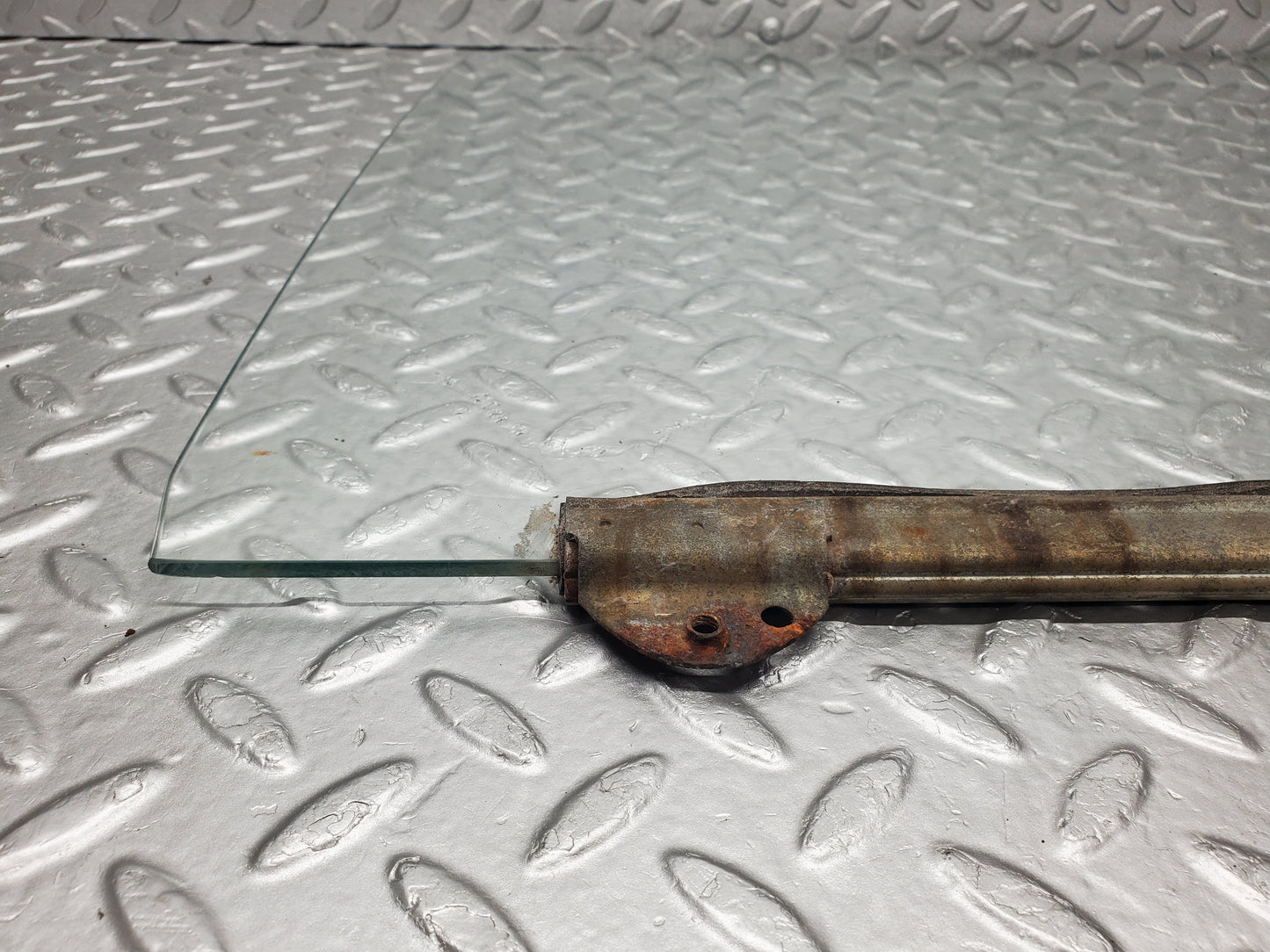 1228 Mercedes-Benz W108 280SE Door Window Glass Front Left