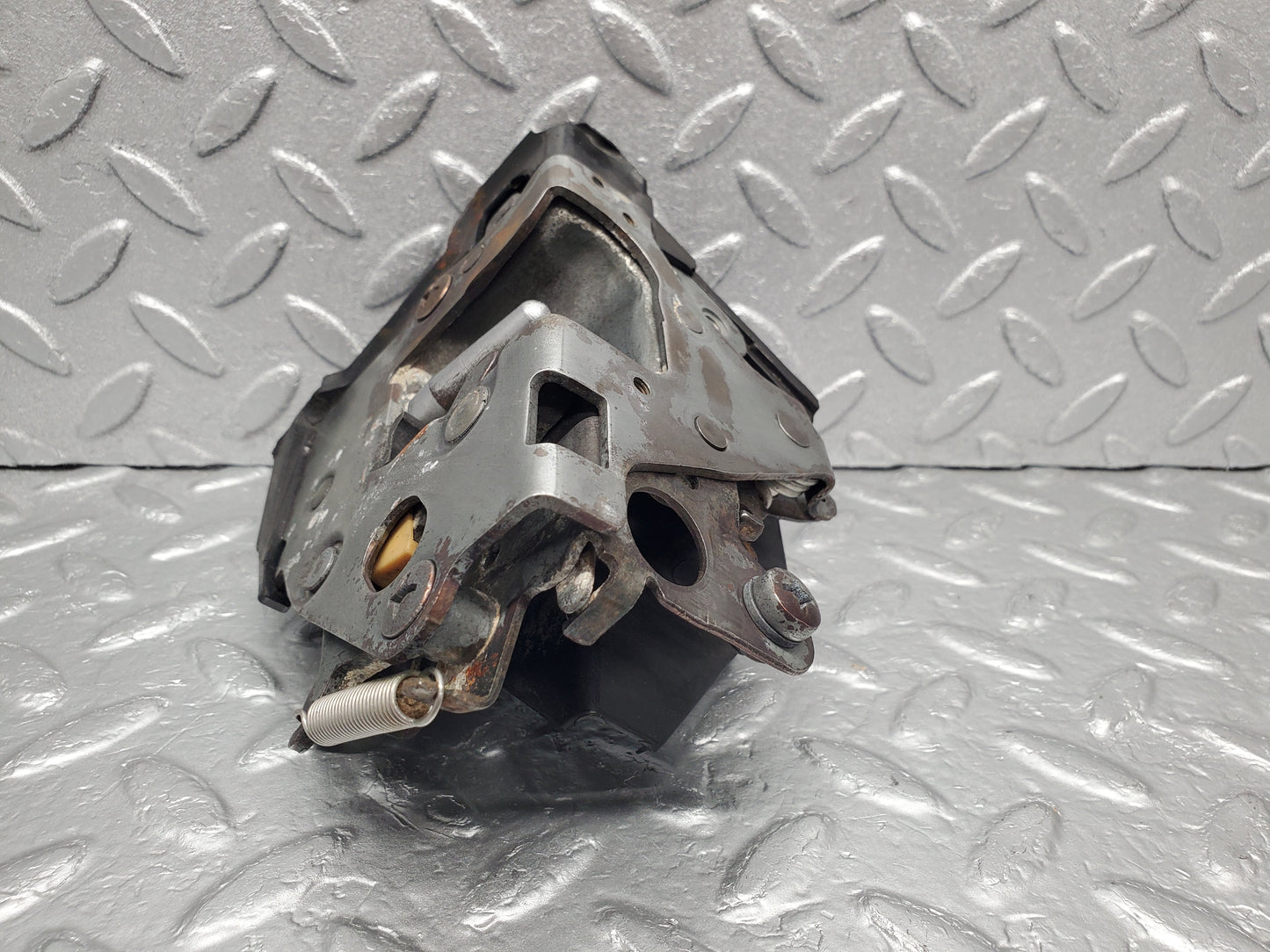 1283 Mercedes-Benz V123 240D LWB Door Lock Mechanism Rear Left 1237330108