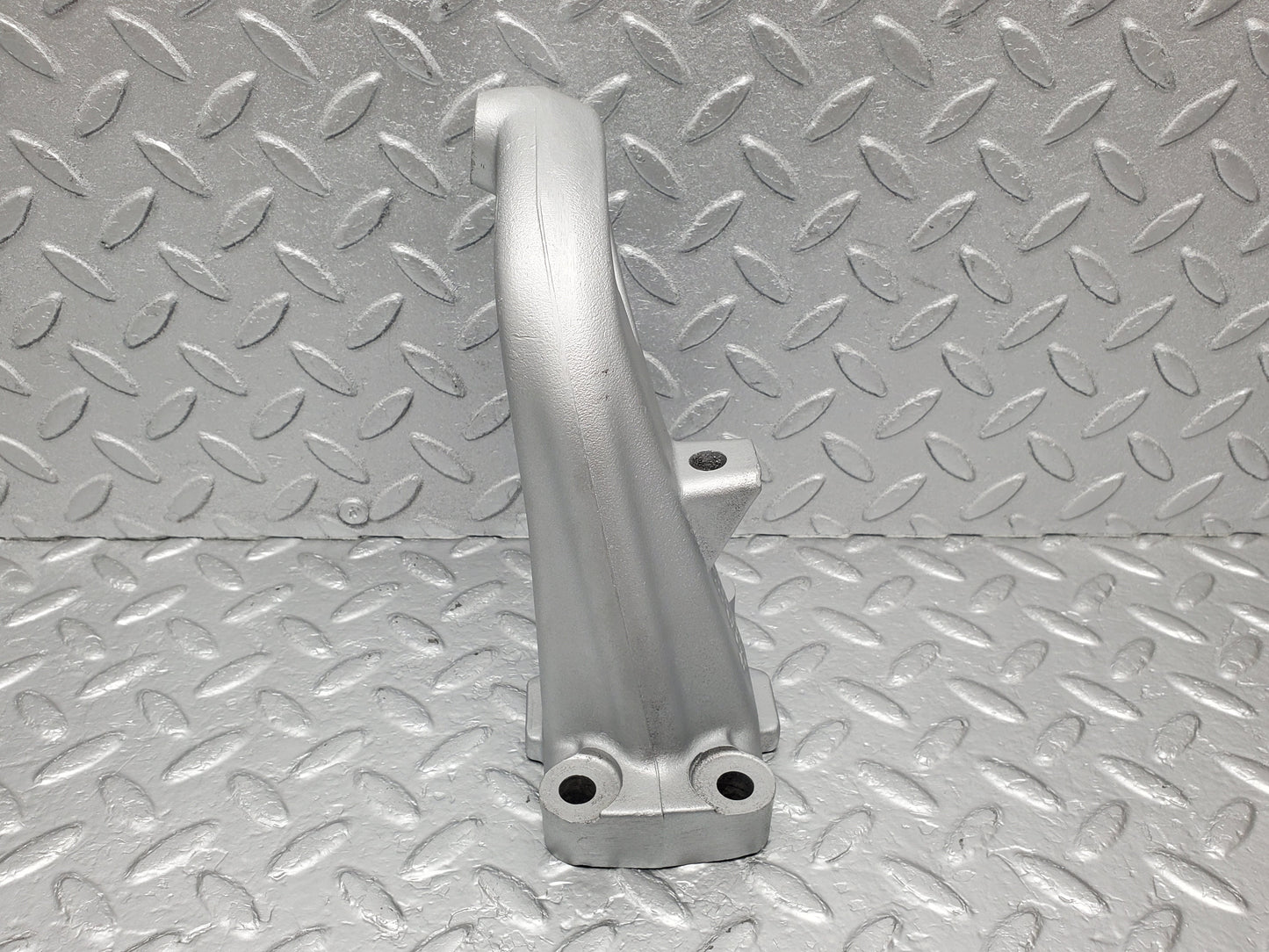 1323 Mercedes-Benz V123 240D Engine Mount Bracket Right Side 6152231404