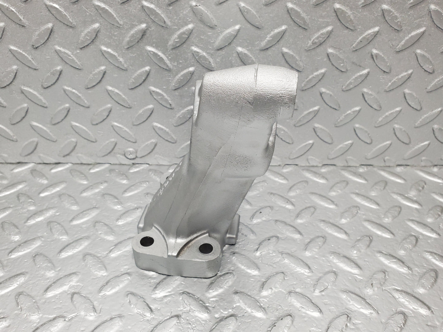 1324 Mercedes-Benz V123 240D Engine Mount Bracket Left Side 1152231704
