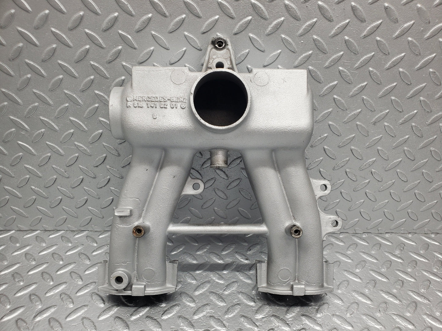 1338 Mercedes-Benz V123 240D Air Intake Manifold 6161410201