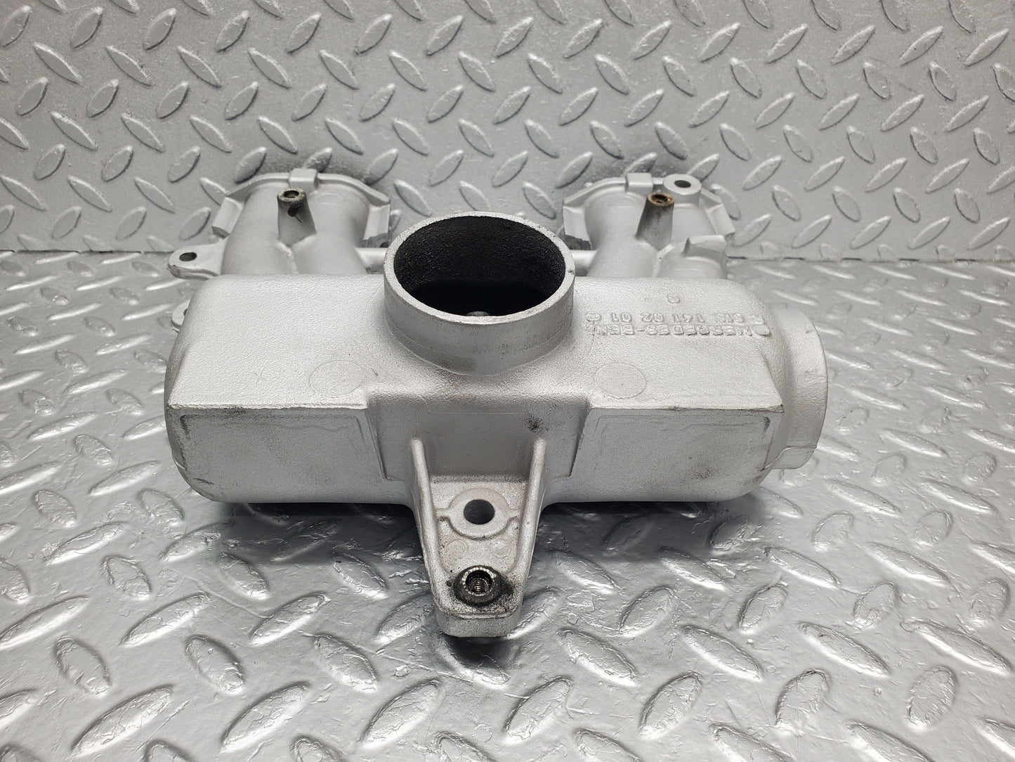 1338 Mercedes-Benz V123 240D Air Intake Manifold 6161410201