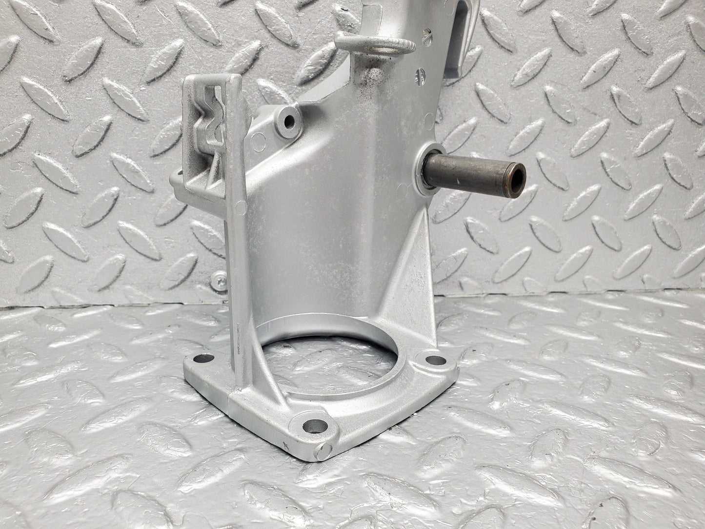 1345 Mercedes-Benz W123 240D Brake Pedal Bracket Support 1232900219