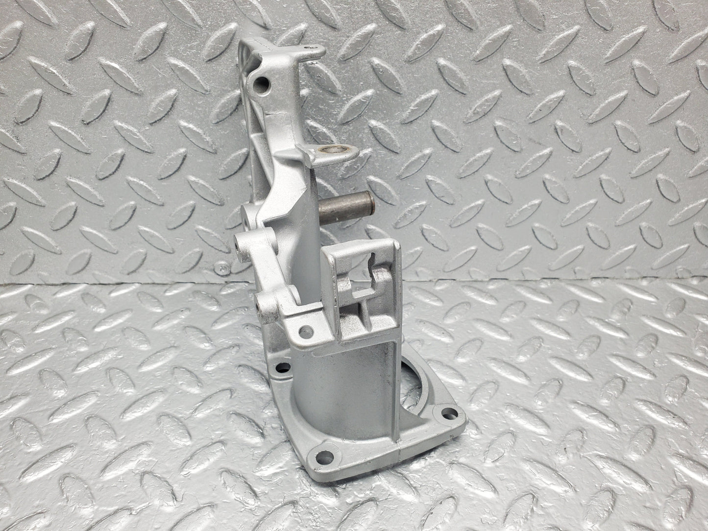 1345 Mercedes-Benz W123 240D Brake Pedal Bracket Support 1232900219