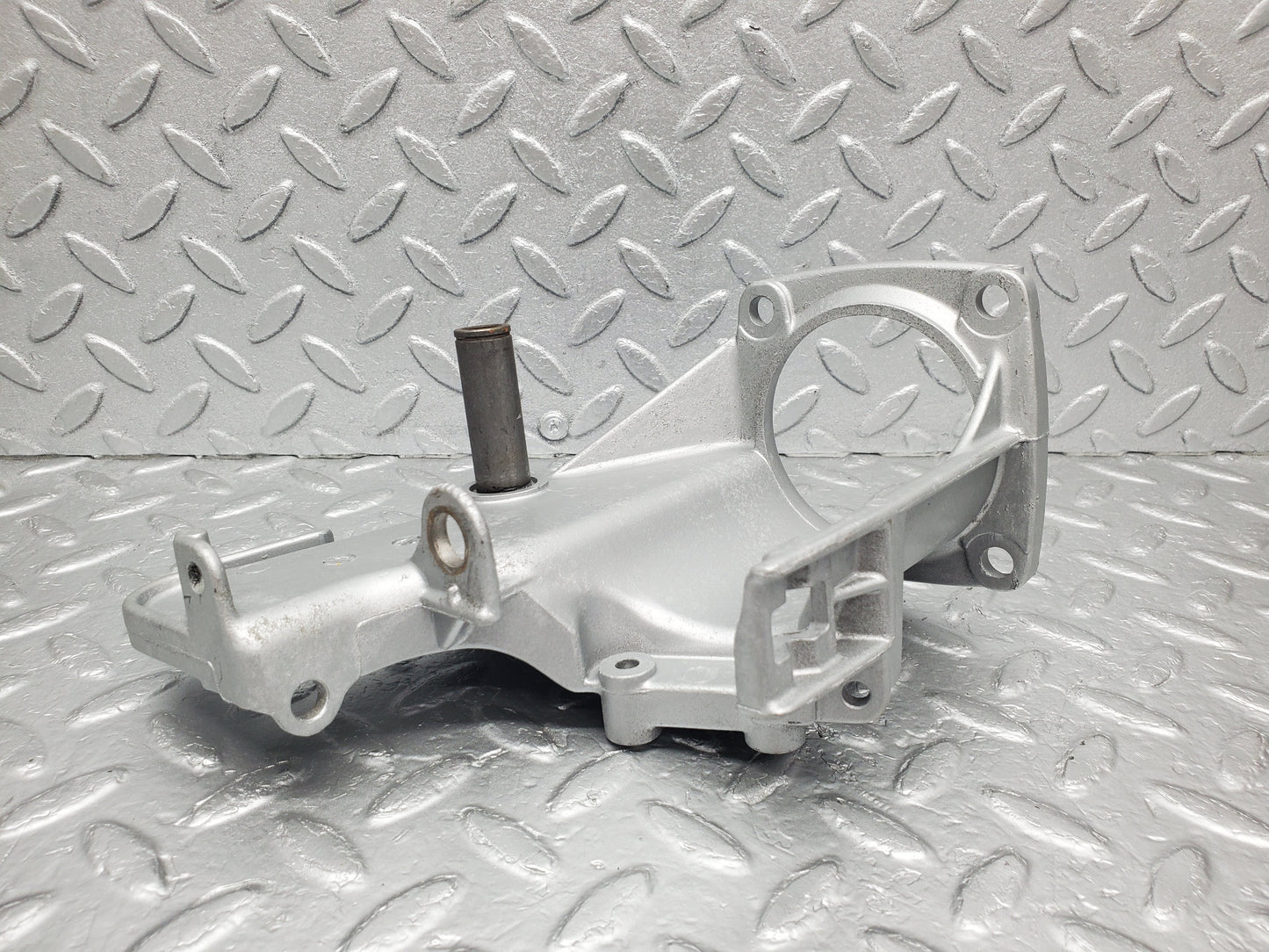 1345 Mercedes-Benz W123 240D Brake Pedal Bracket Support 1232900219