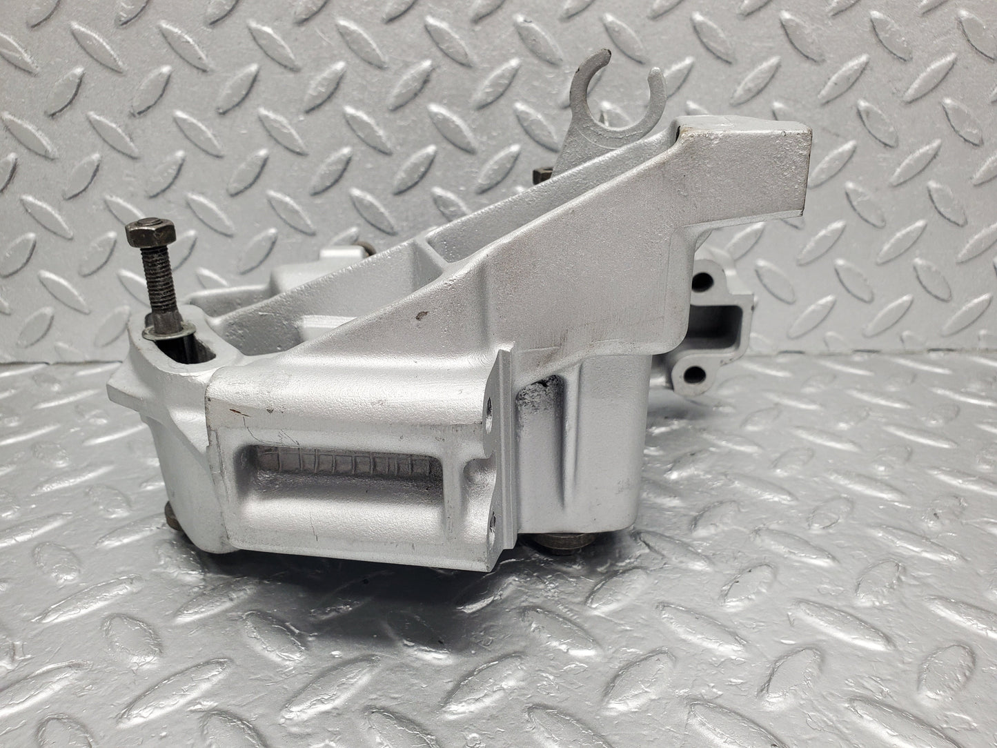 1355 Mercedes-Benz V123 240D Power Steering Pump  Bracket  6172360330
