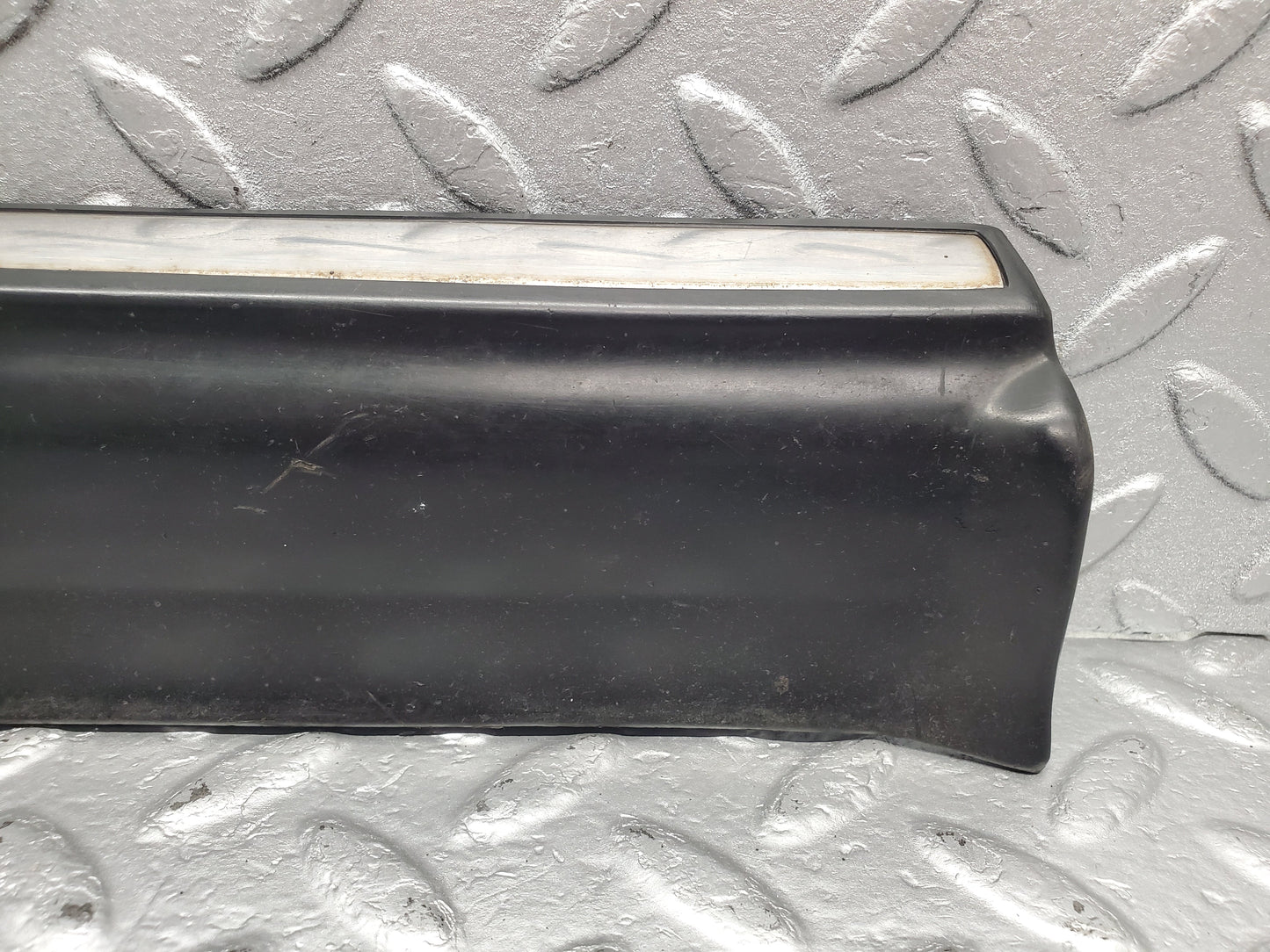 1362 Mercedes-Benz V123 240D Front Left Lower Moulding Trim