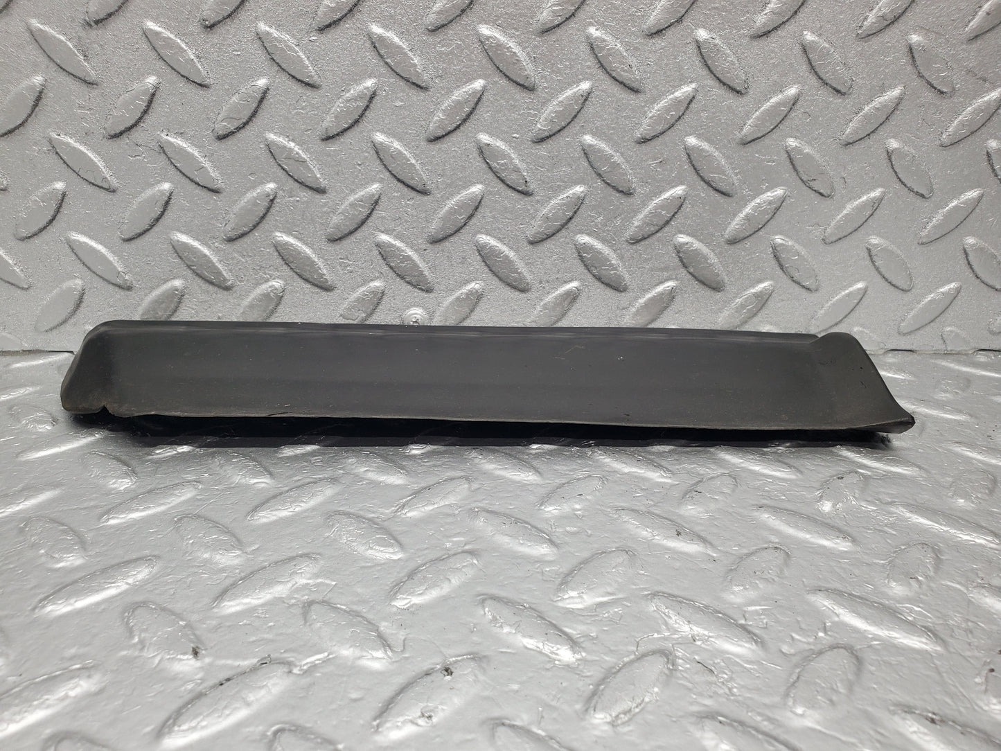 1362 Mercedes-Benz V123 240D Front Left Lower Moulding Trim
