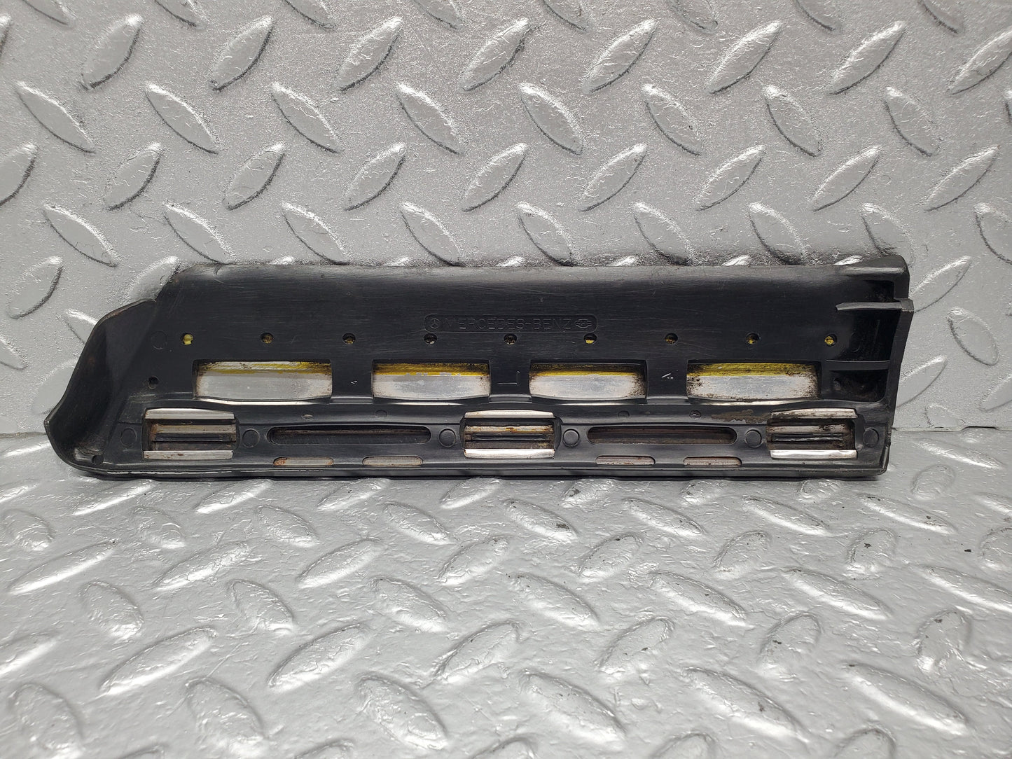 1362 Mercedes-Benz V123 240D Front Left Lower Moulding Trim