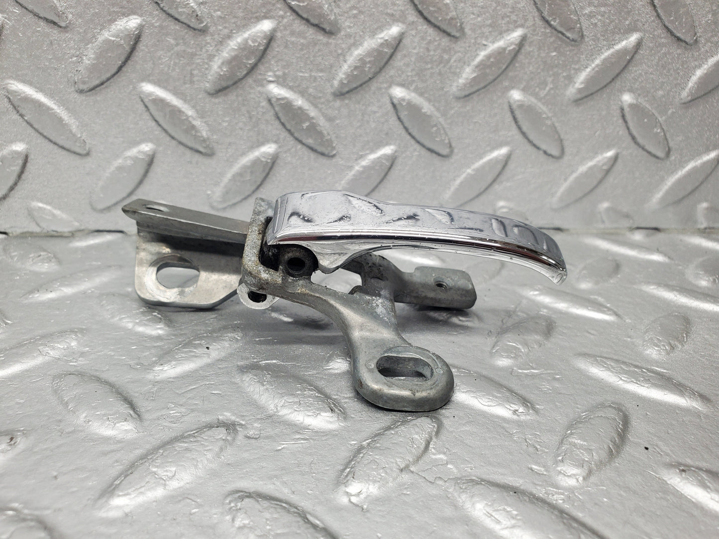 1363 Mercedes-Benz V123 240D Left Interior Door Handle 1237600161