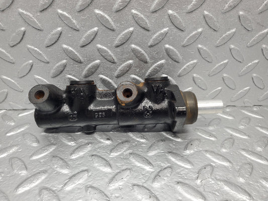 1390 Mercedes-Benz V123 240D Brake Master Cylinder