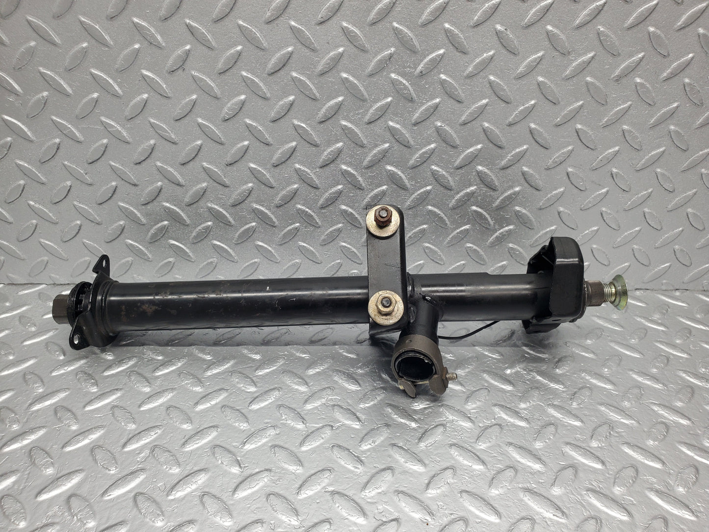 1341 Mercedes-Benz V123 240D Steering Column