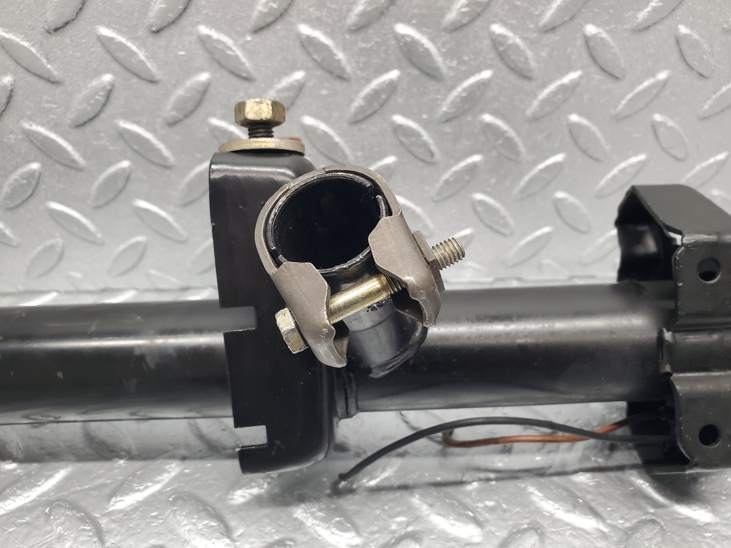 1341 Mercedes-Benz V123 240D Steering Column