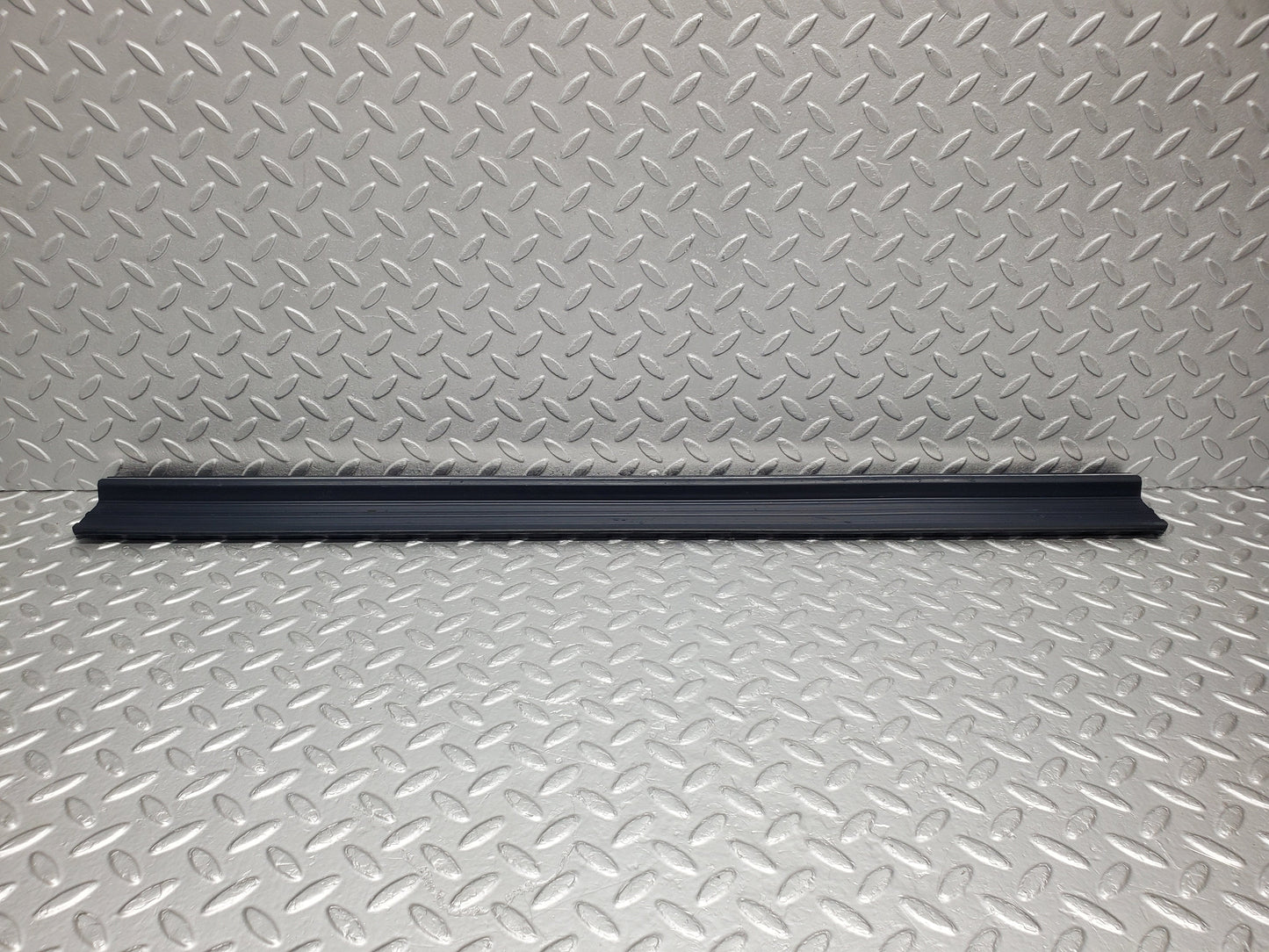 1402 Mercedes-Benz V123 240D LWB Rear Door Sill Trim Blue