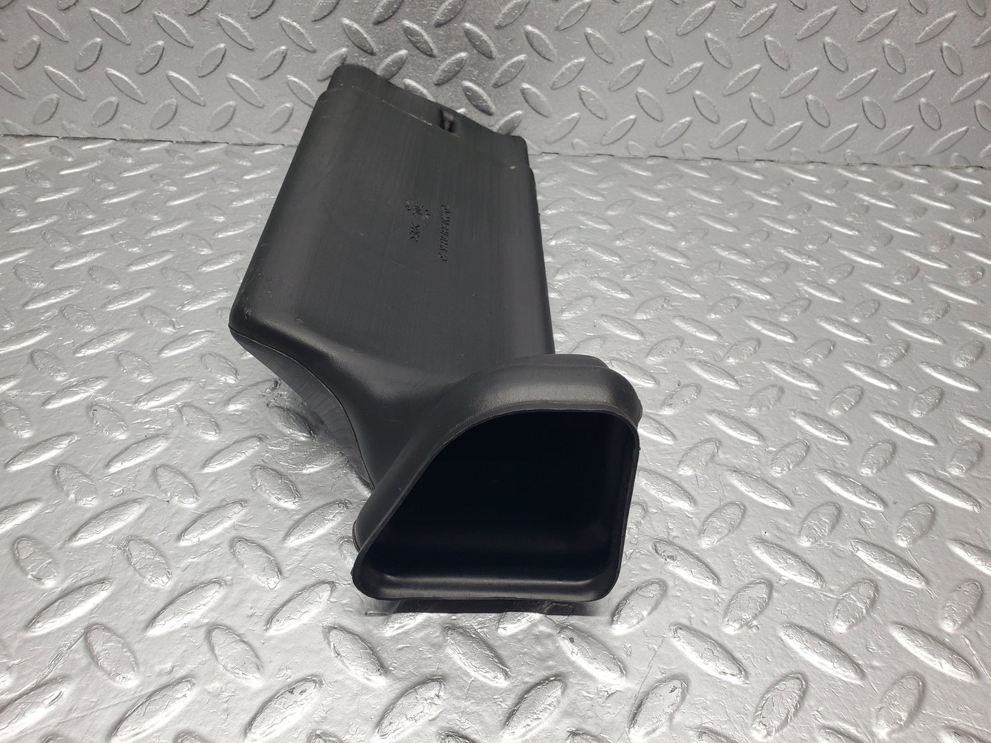 1486 Mercedes-Benz W220 S430 Air Duct Pipe 2208310346
