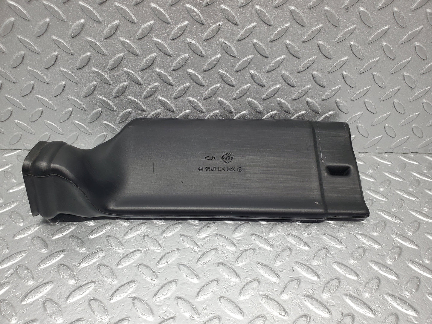 1486 Mercedes-Benz W220 S430 Air Duct Pipe 2208310346