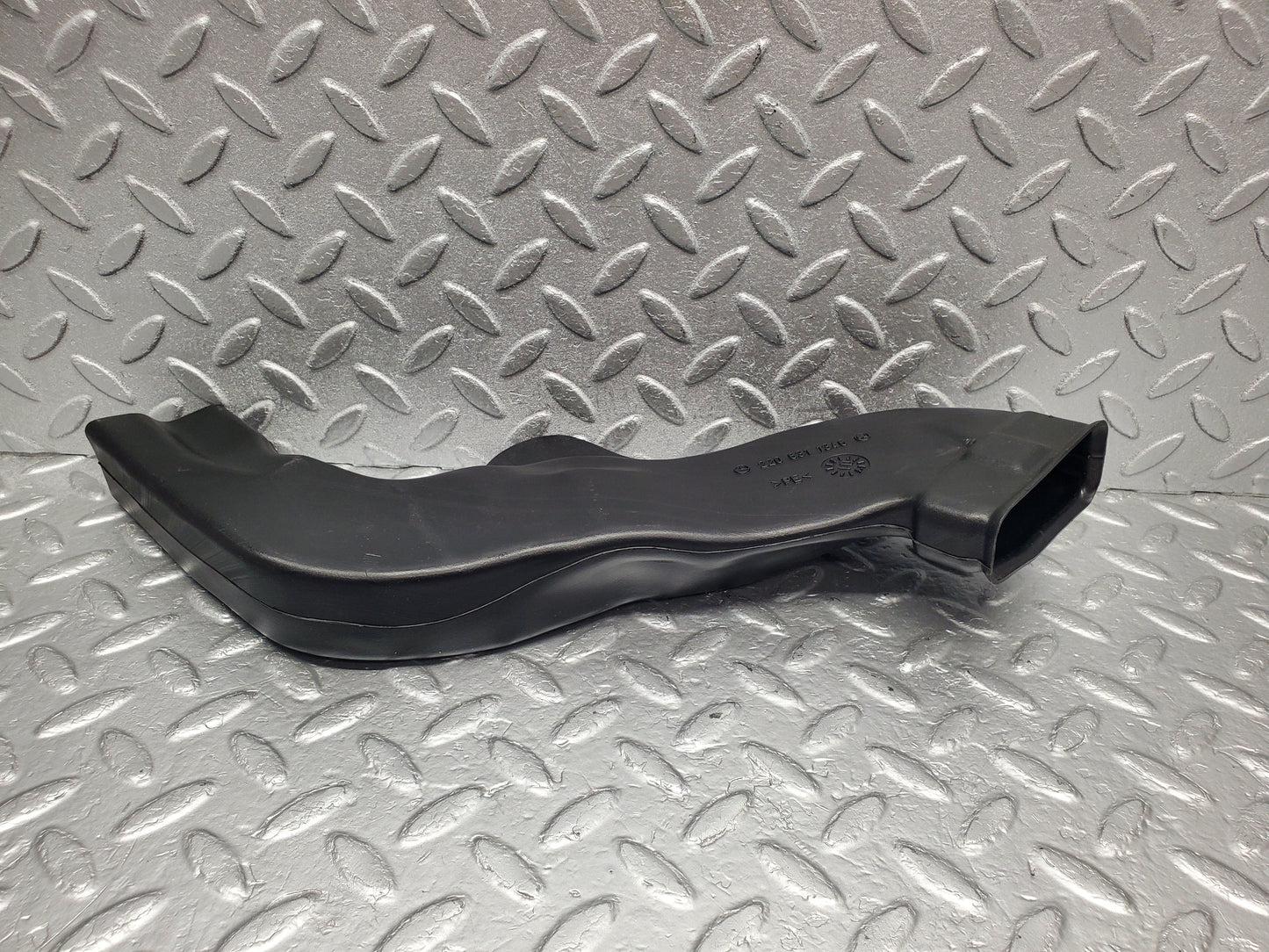 1488 Mercedes-Benz W220 S430 Air Guide Duct Pipe 2208311346