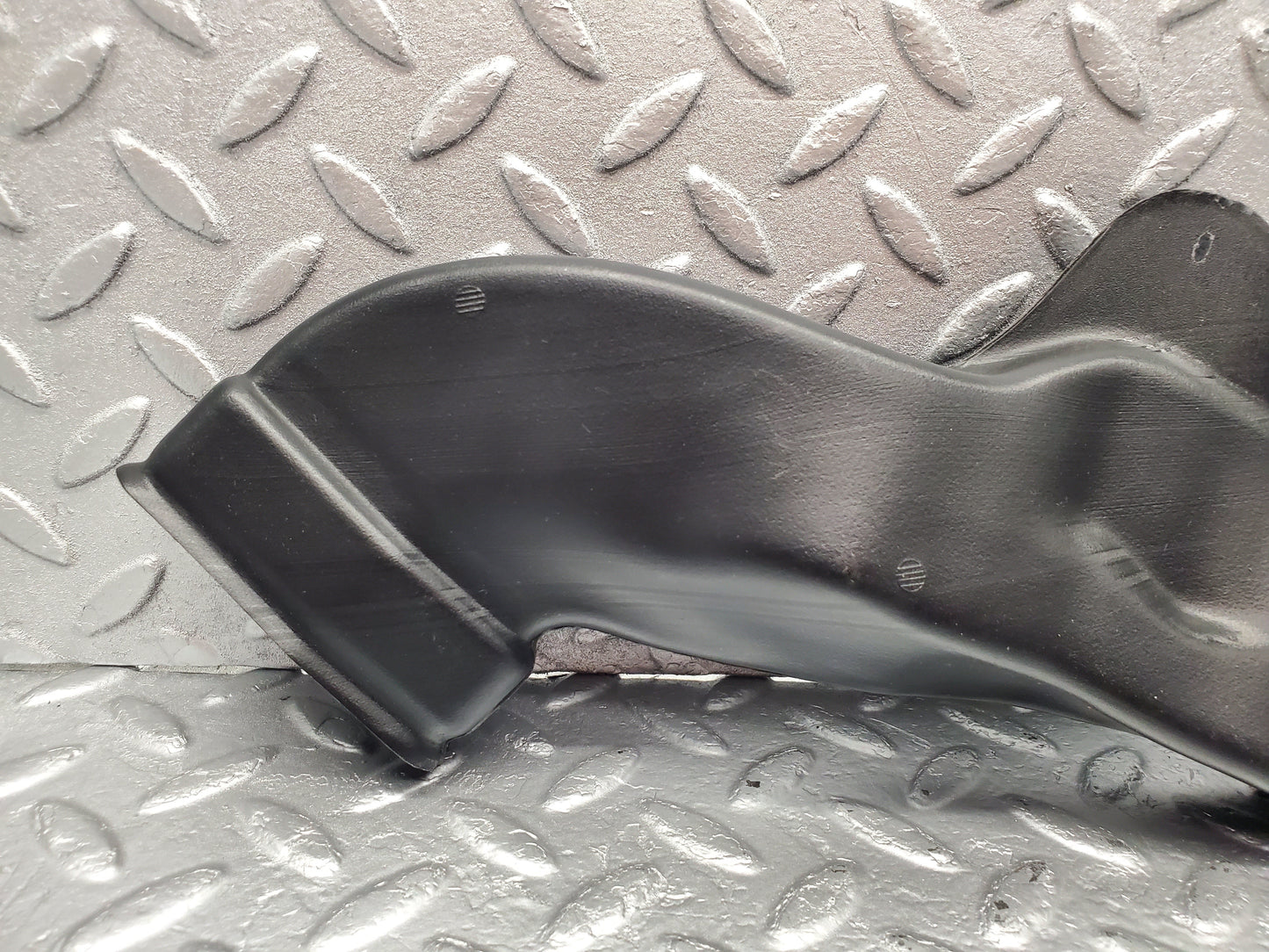 1488 Mercedes-Benz W220 S430 Air Guide Duct Pipe 2208311346