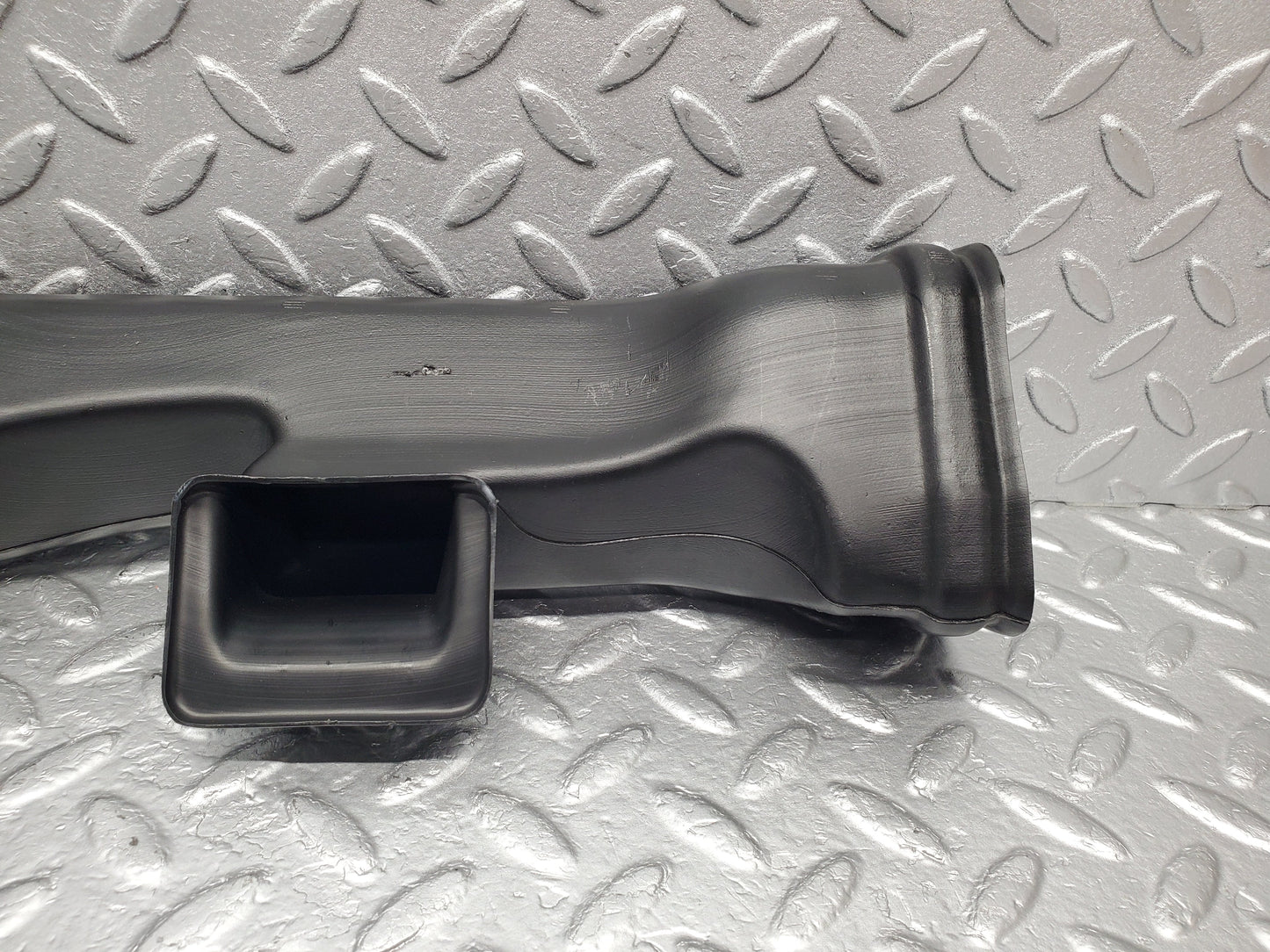1489 Mercedes-Benz W220 S430 Air Duct Pipe 2208311746