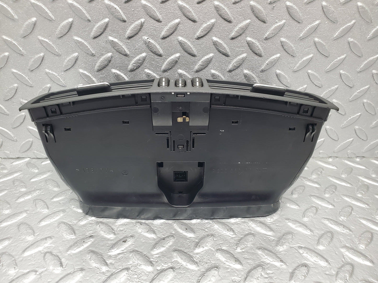 1508 Mercedes-Benz W220 S430 Dashboard Centre Air Vent 2208300554