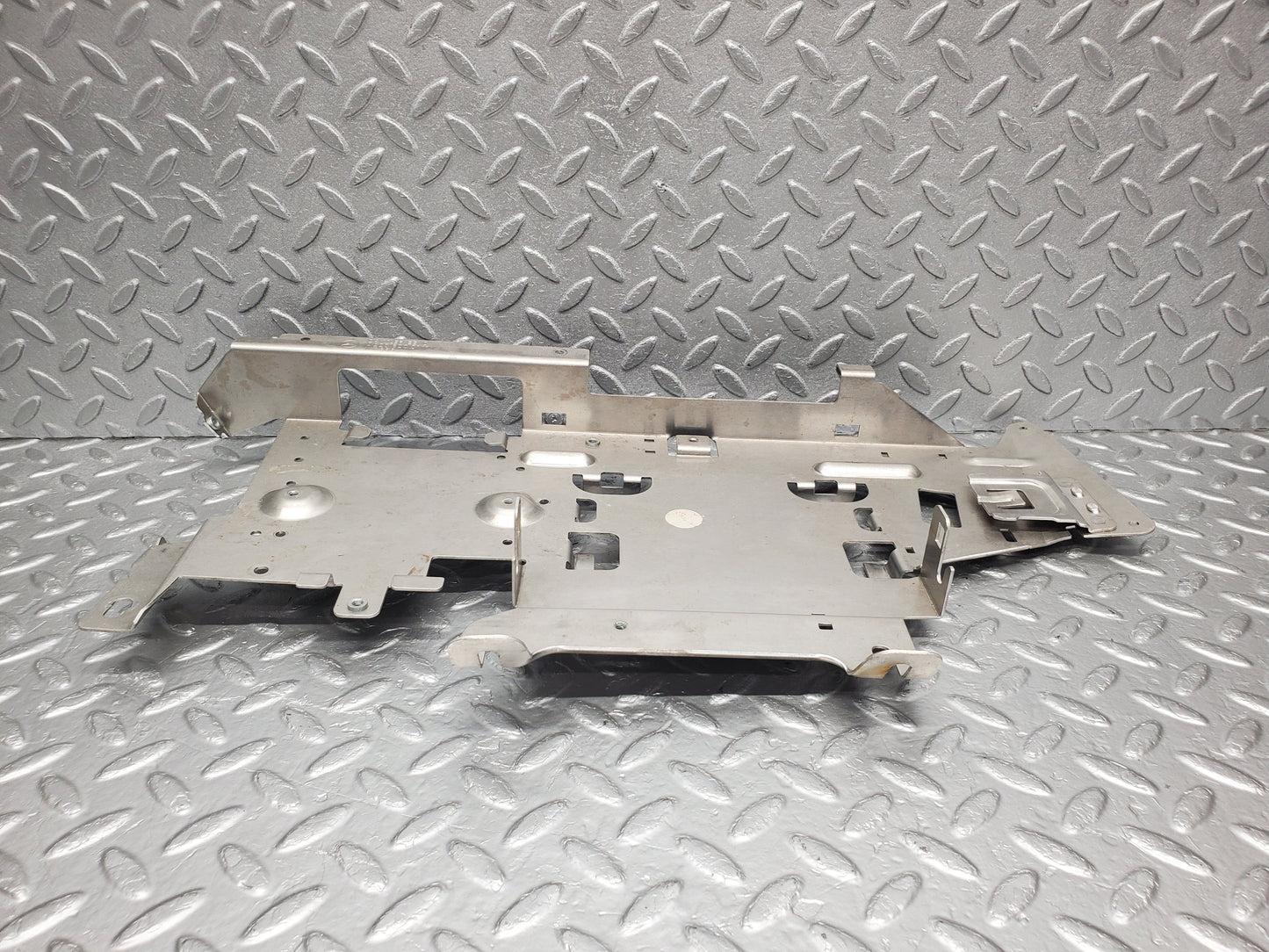 1514 Mercedes-Benz W220 S430 Rear Seat Control Module Bracket 2208200111