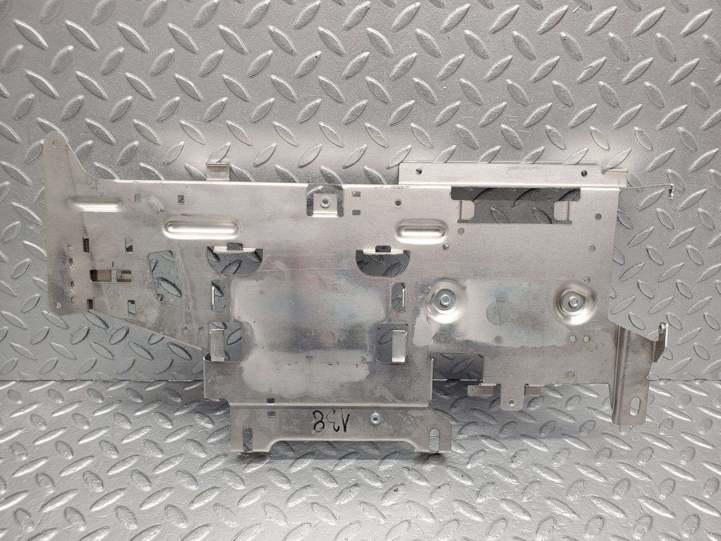 1514 Mercedes-Benz W220 S430 Rear Seat Control Module Bracket 2208200111