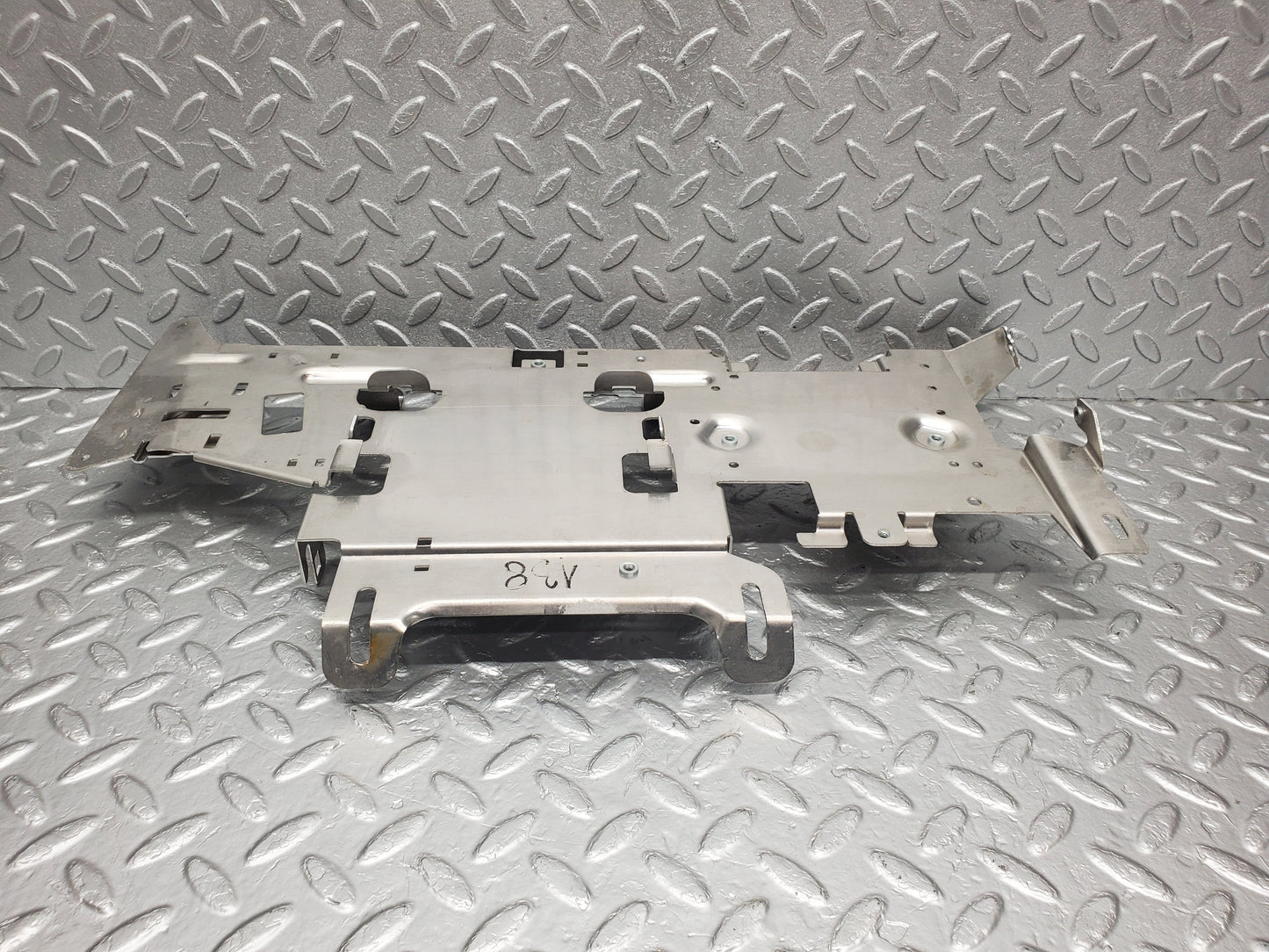 1514 Mercedes-Benz W220 S430 Rear Seat Control Module Bracket 2208200111