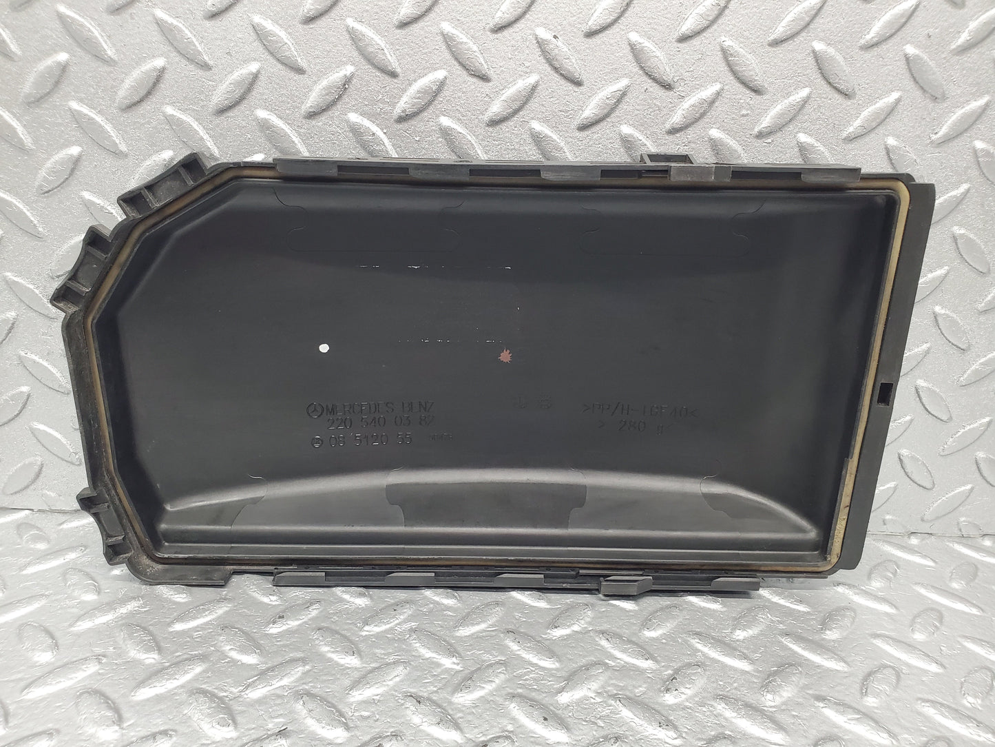 1515 Mercedes-Benz W220 S430 Ecu Fuse Box Cover 2205400382
