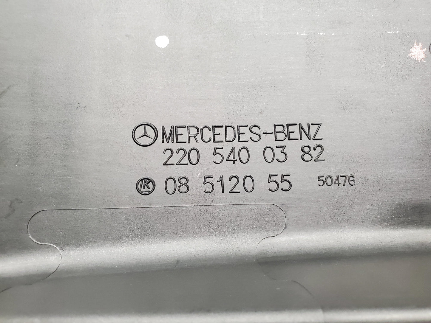 1515 Mercedes-Benz W220 S430 Ecu Fuse Box Cover 2205400382