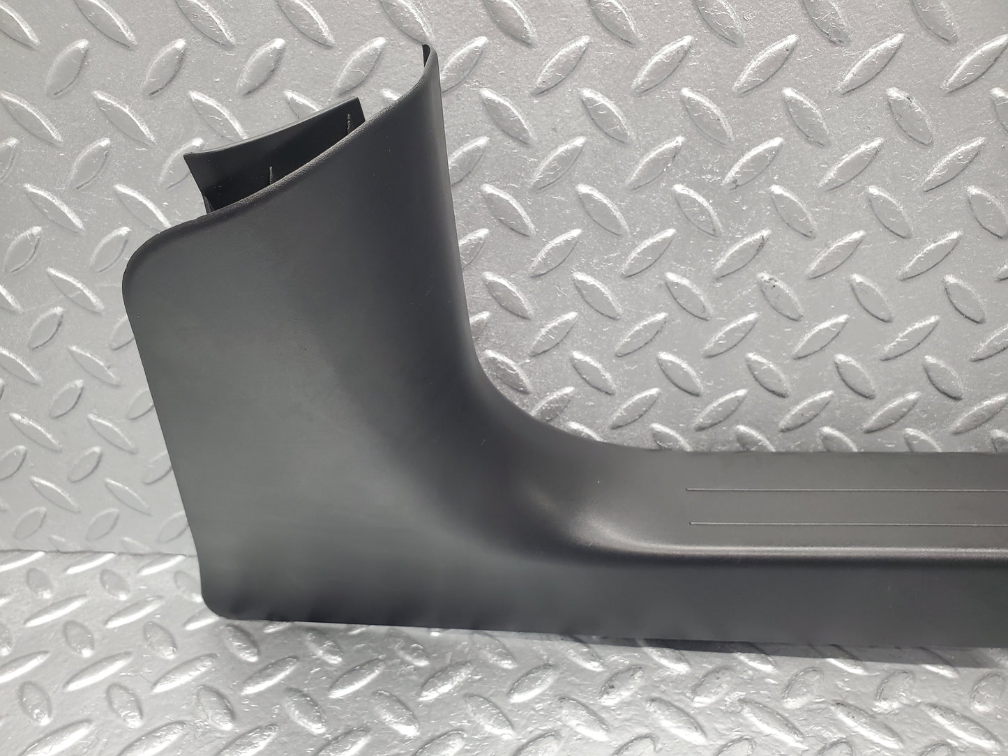 1516 Mercedes-Benz W220 S430 Rear Right Door Sill Cover 2206800435
