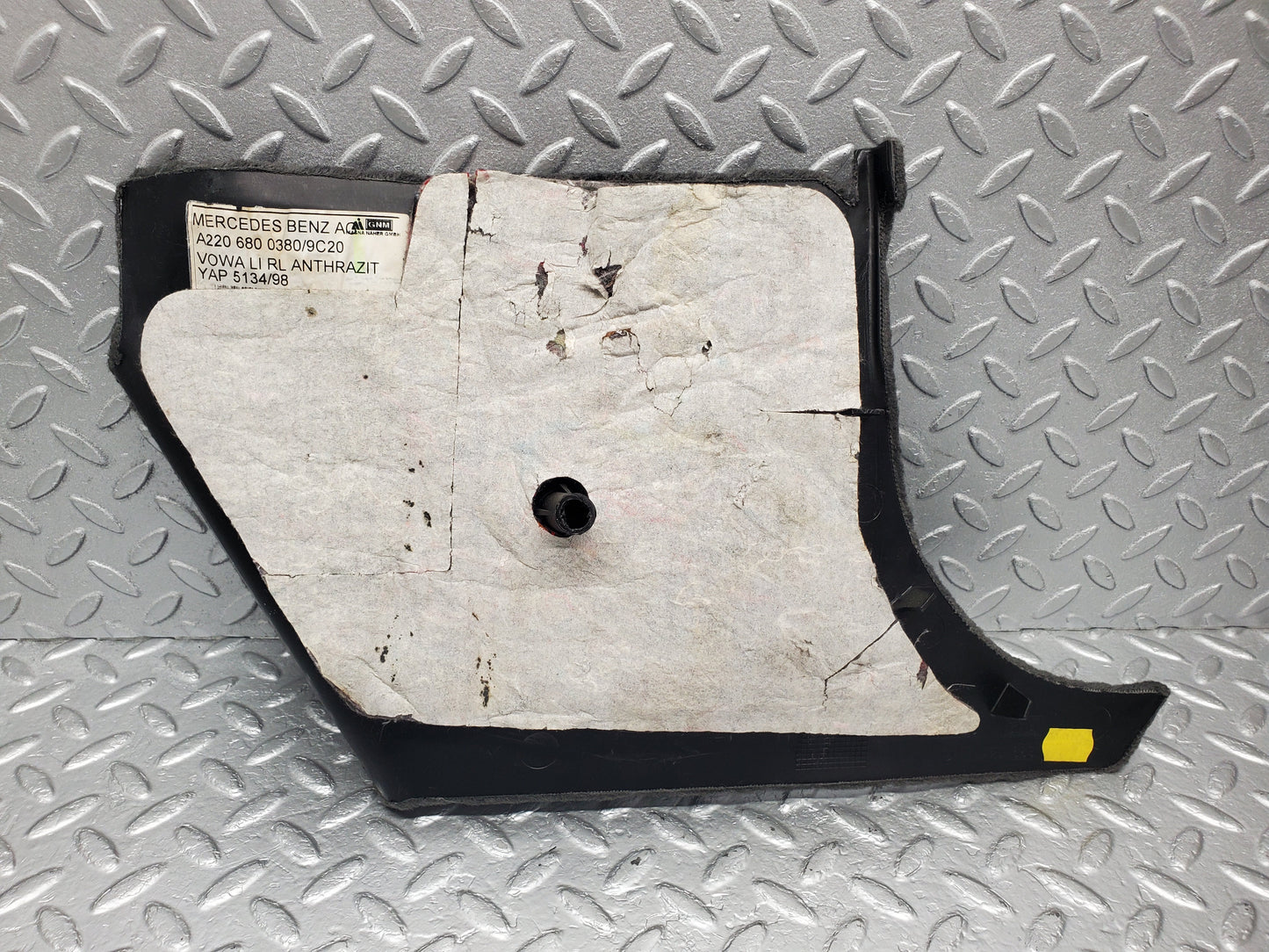 1517 Mercedes-Benz W220 S430 Front Left Kick Panel 2206800380
