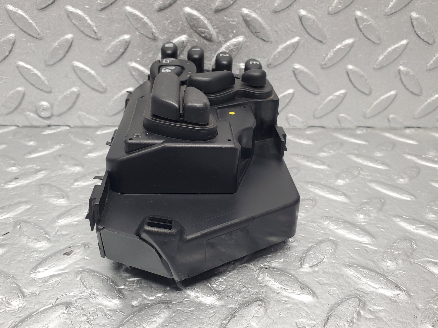 1521 Mercedes-Benz W220 S430 Electric Seat Switch Control Unit Left Side