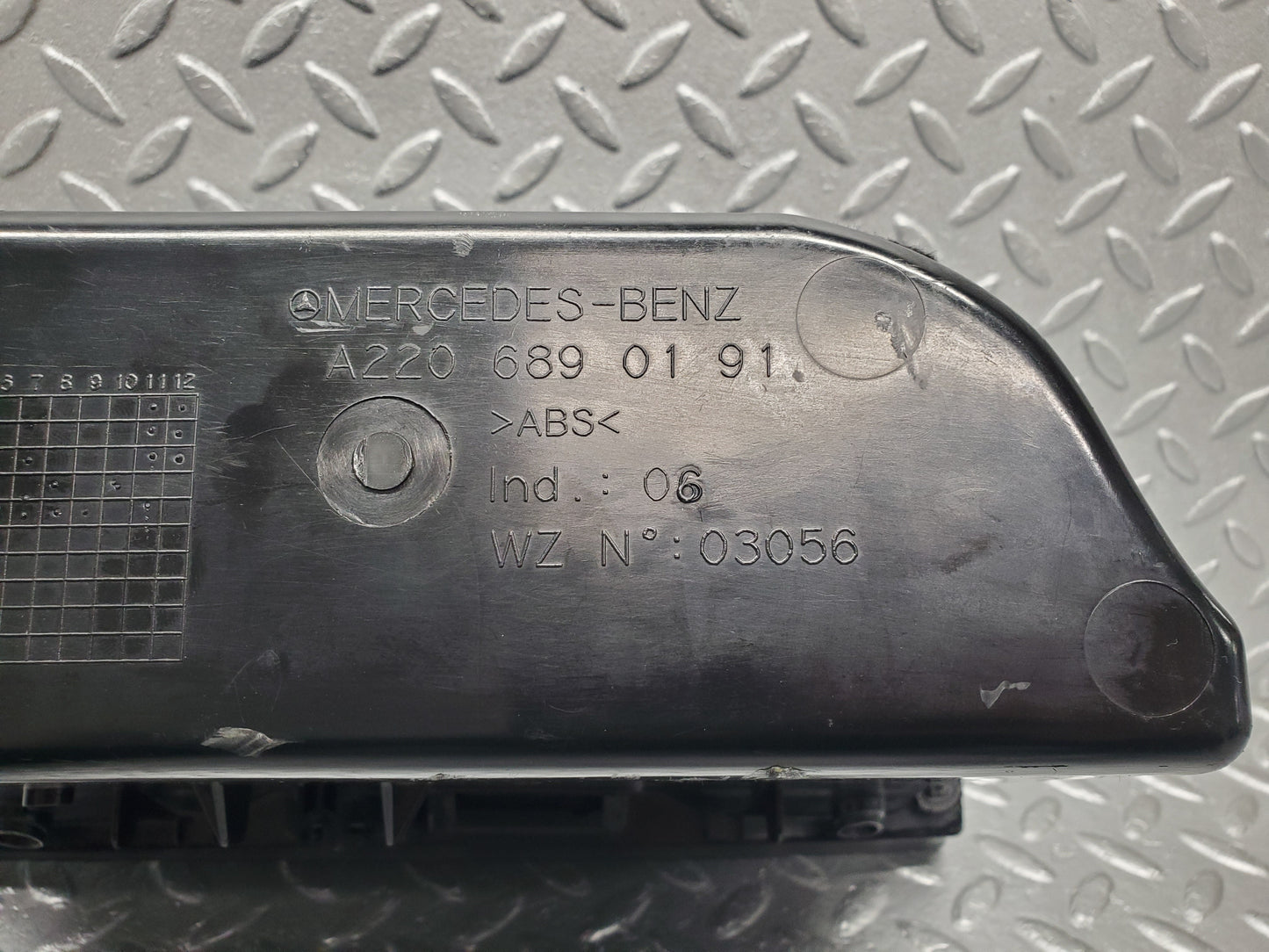 1491 Mercedes-Benz W220 S430 Glove Box 2206890191