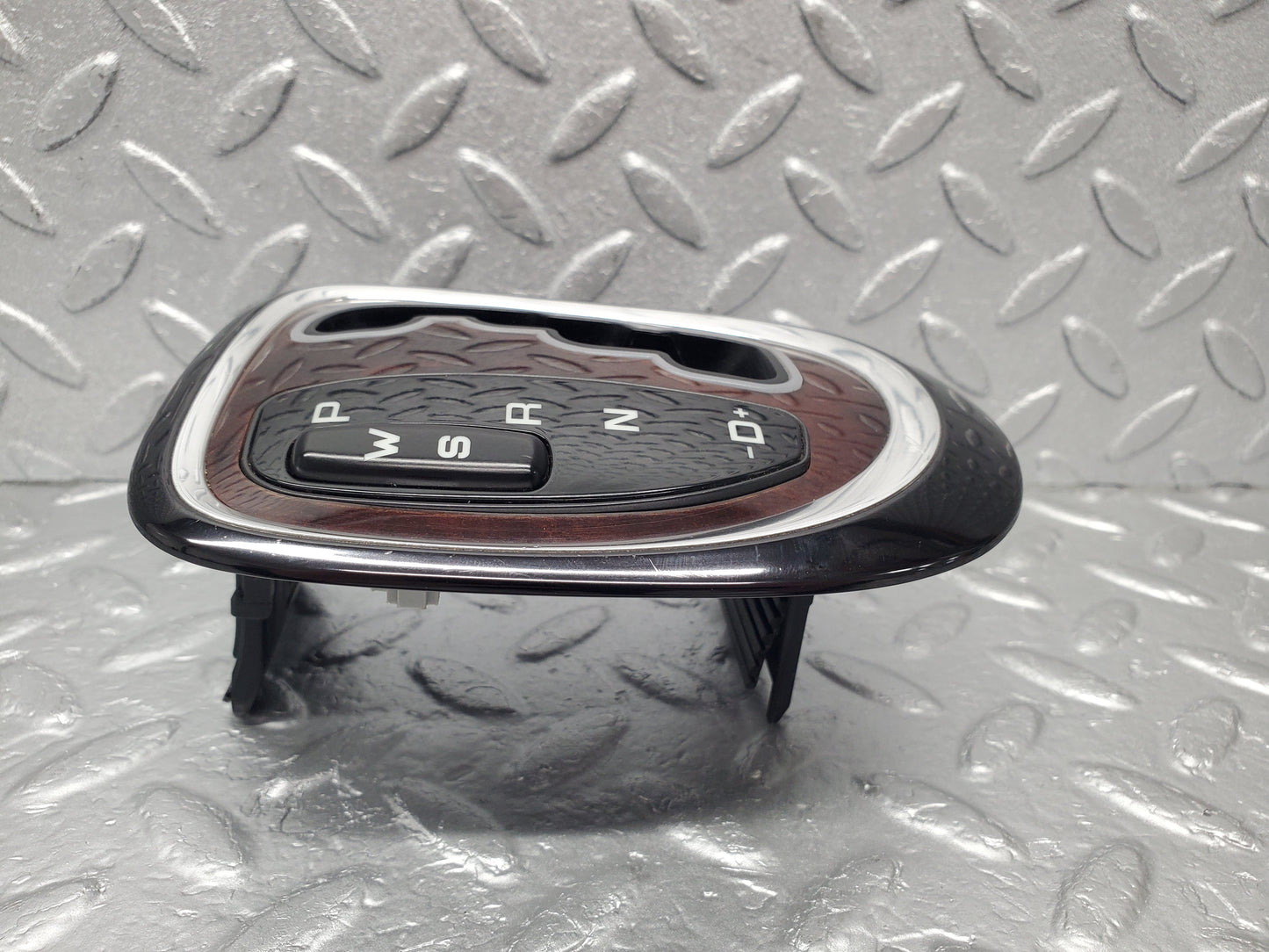 1529 Mercedes-Benz W220 S430 Automatic Gear Selector Surround Trim 2202671688
