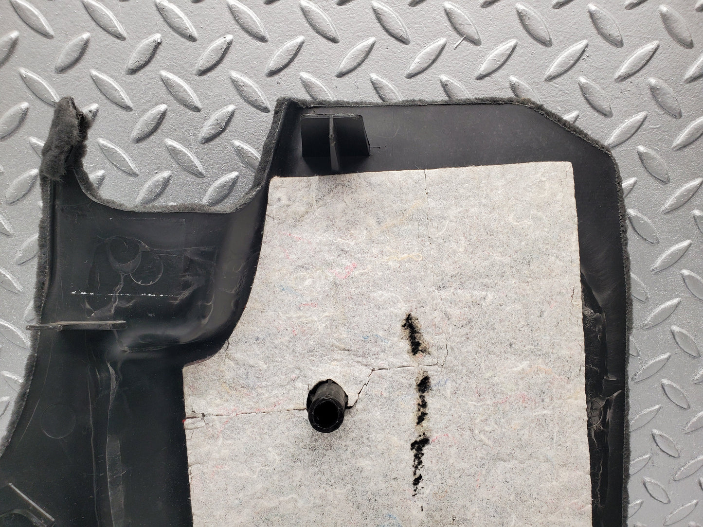 1532 Mercedes-Benz W220 S430 Front Right Kick Panel 2206800480