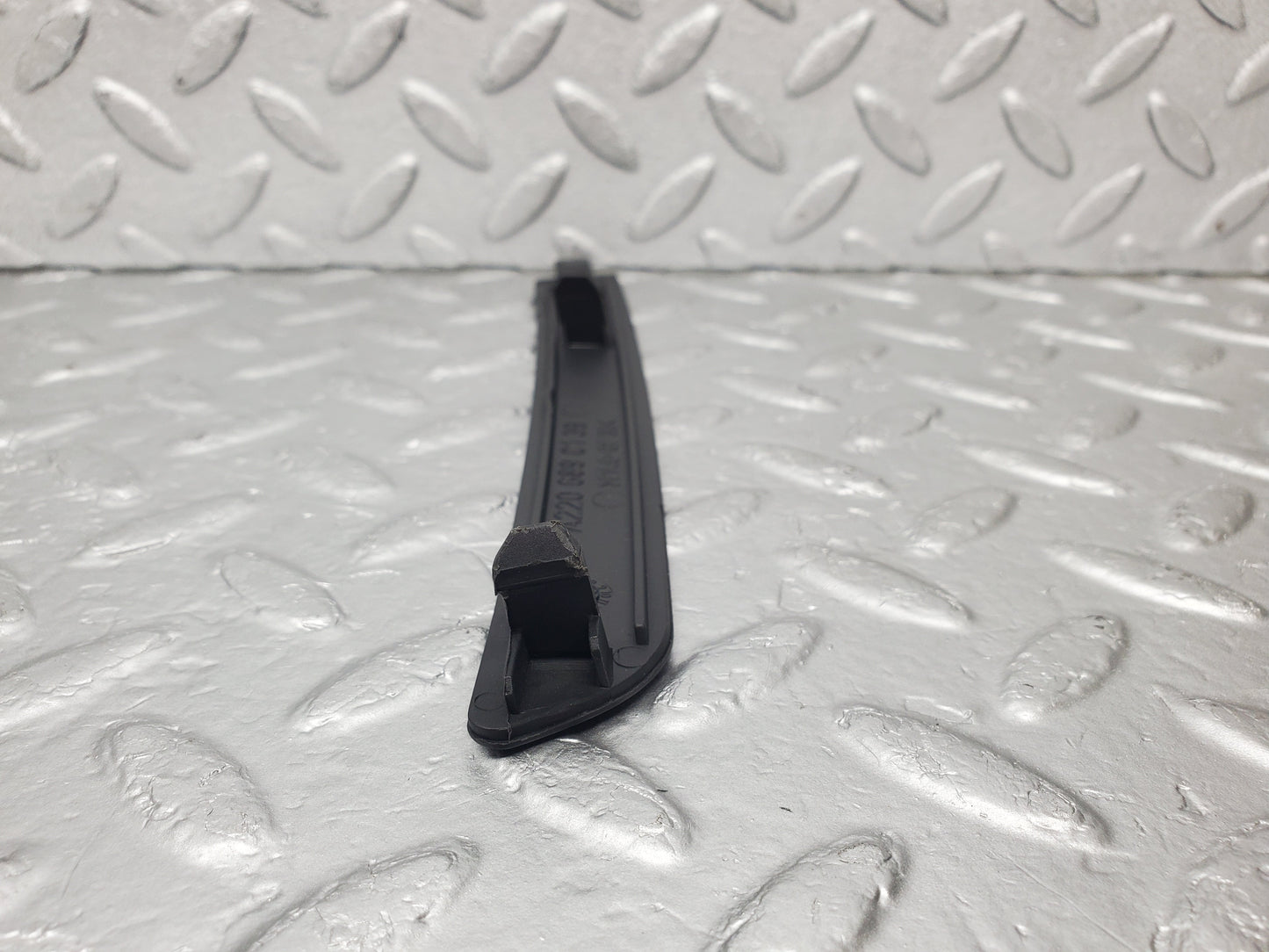 1553 Mercedes-Benz W220 S430 Upper Dashboard Trim Bolt Cover Left 2206890139