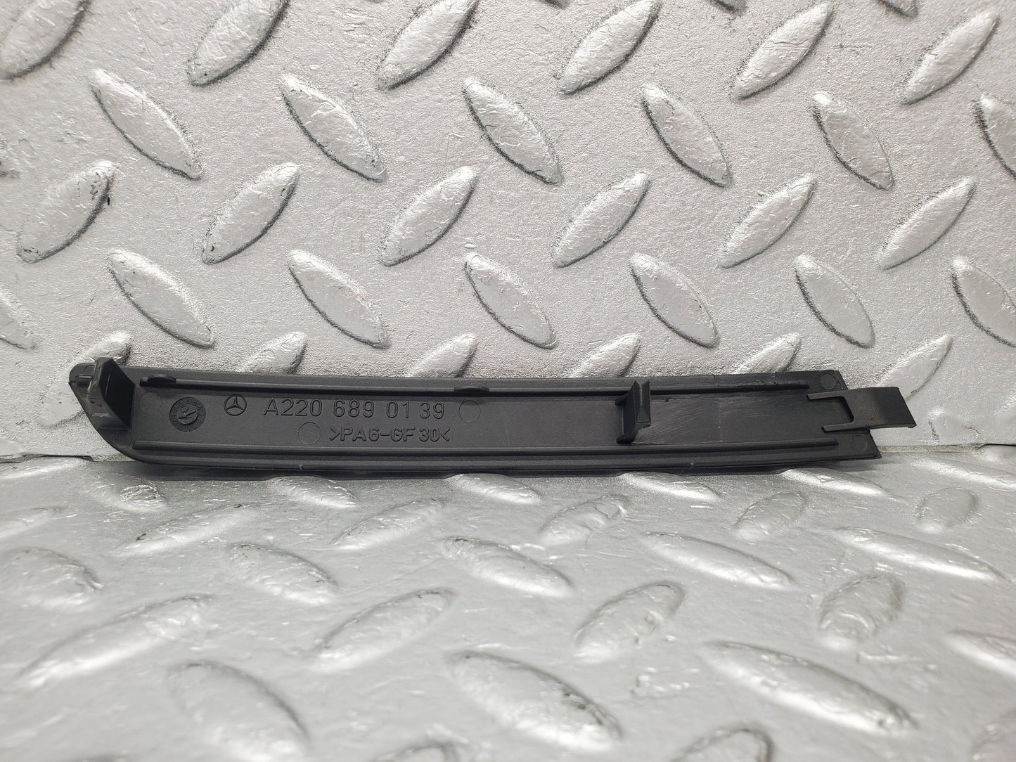 1553 Mercedes-Benz W220 S430 Upper Dashboard Trim Bolt Cover Left 2206890139