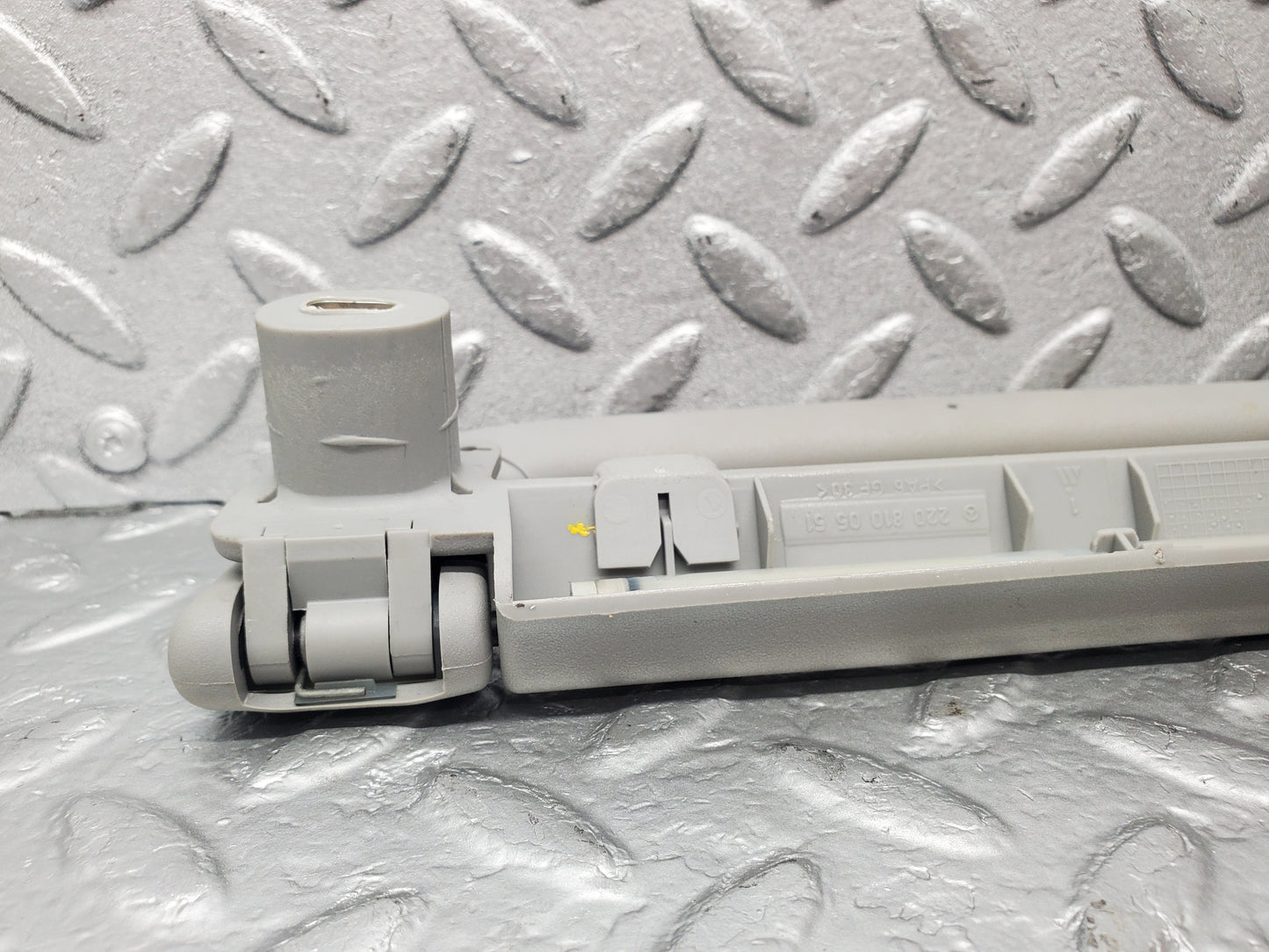 1555 Mercedes-Benz W220 S430 Interior Roof Grab Handle 2208100551