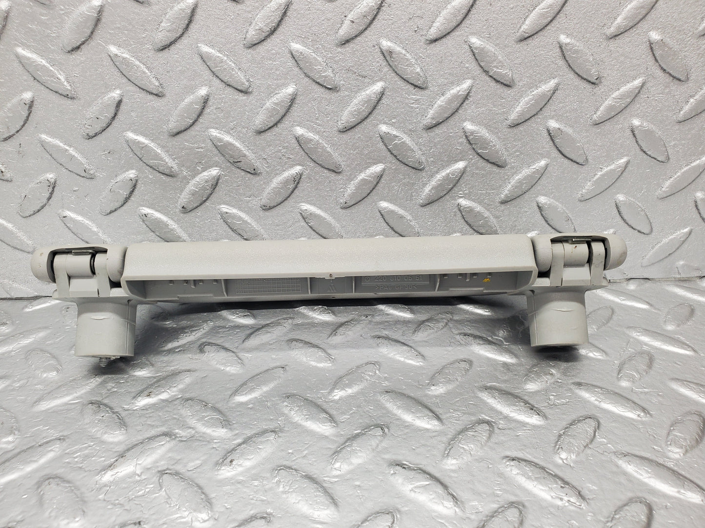 1557 Mercedes-Benz W220 S430 Interior Roof Grab Handle 2208100551