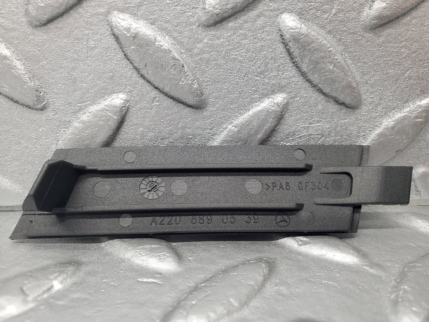 1562 Mercedes-Benz W220 S430 Upper Dashboard Cover Trim 2206890539
