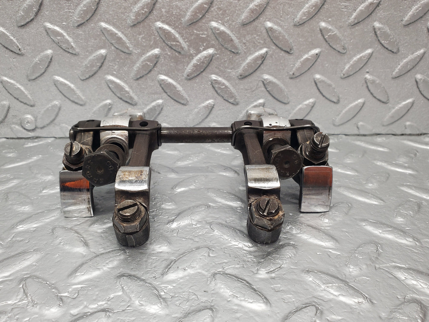 1727 Mercedes-Benz W105 219 Ponton Rocker Arms