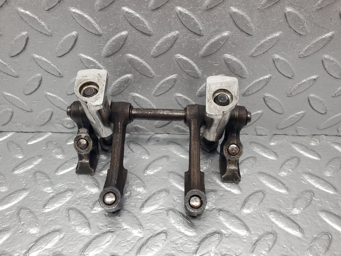 1727 Mercedes-Benz W105 219 Ponton Rocker Arms