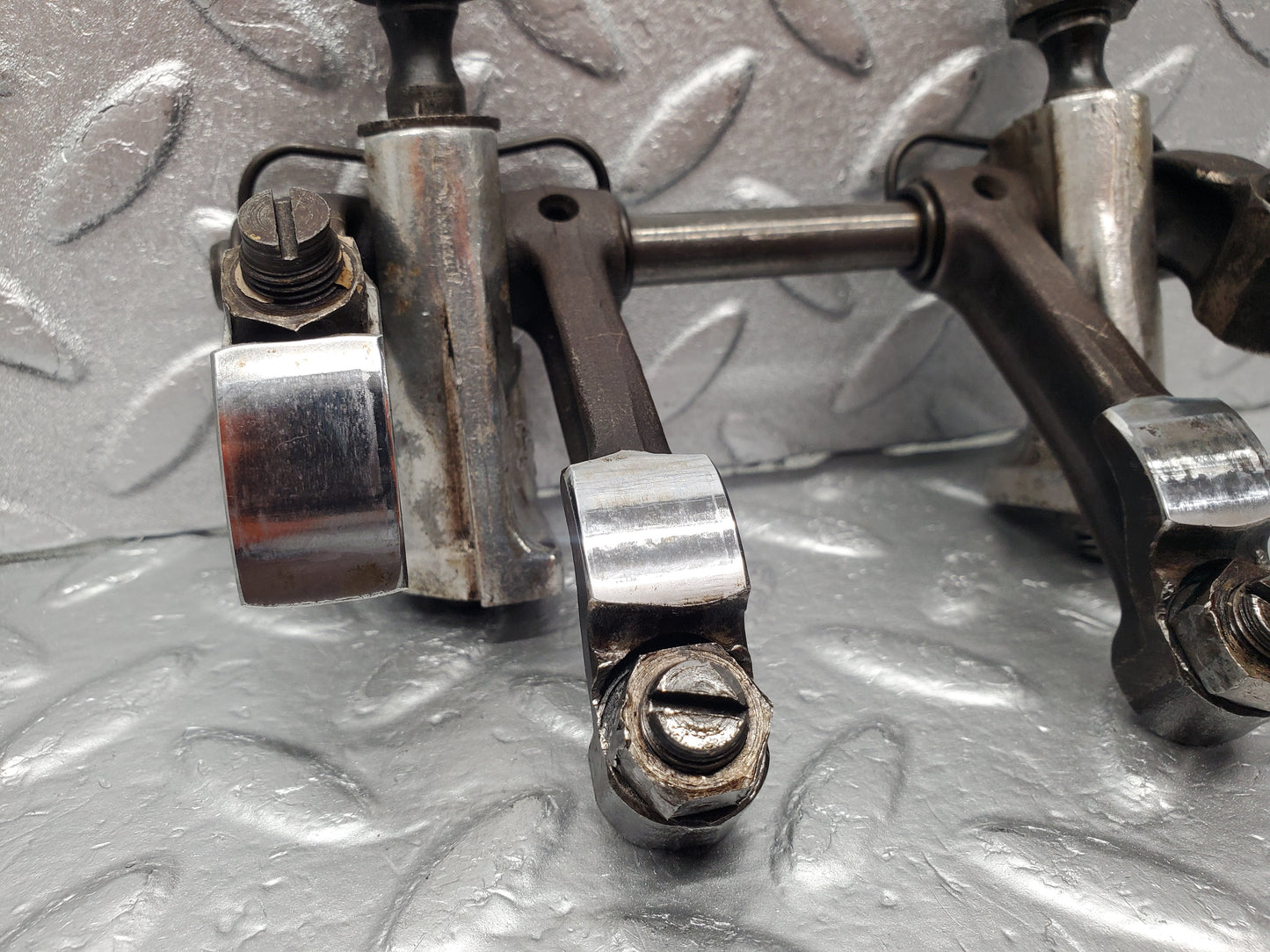 1728 Mercedes-Benz W105 219 Ponton Rocker Arms