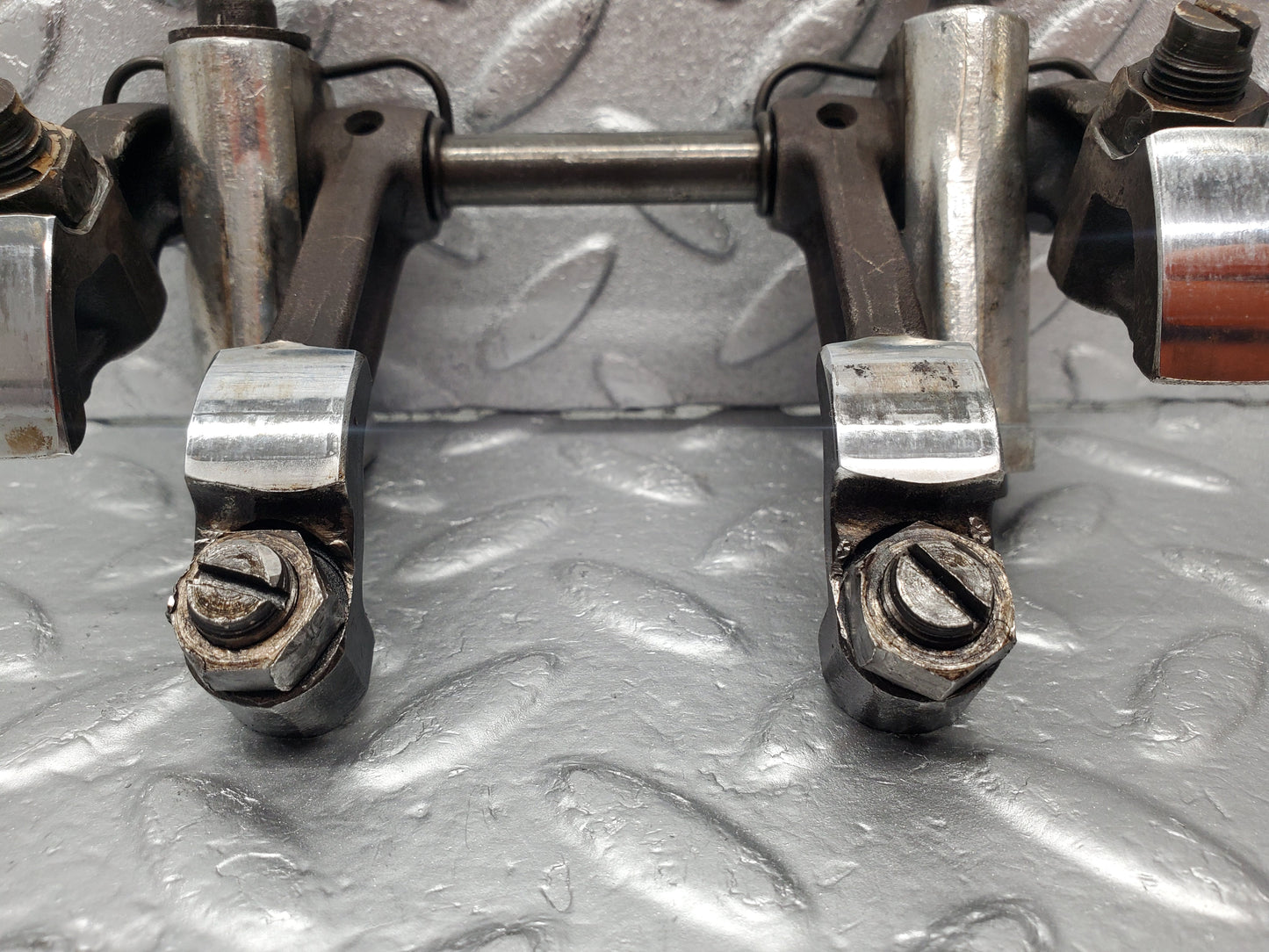 1728 Mercedes-Benz W105 219 Ponton Rocker Arms