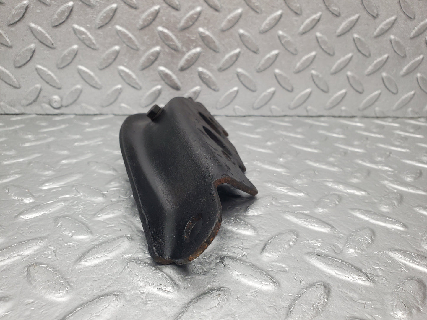1735 Mercedes-Benz W105 219 Ponton Gearbox Mount Bracket