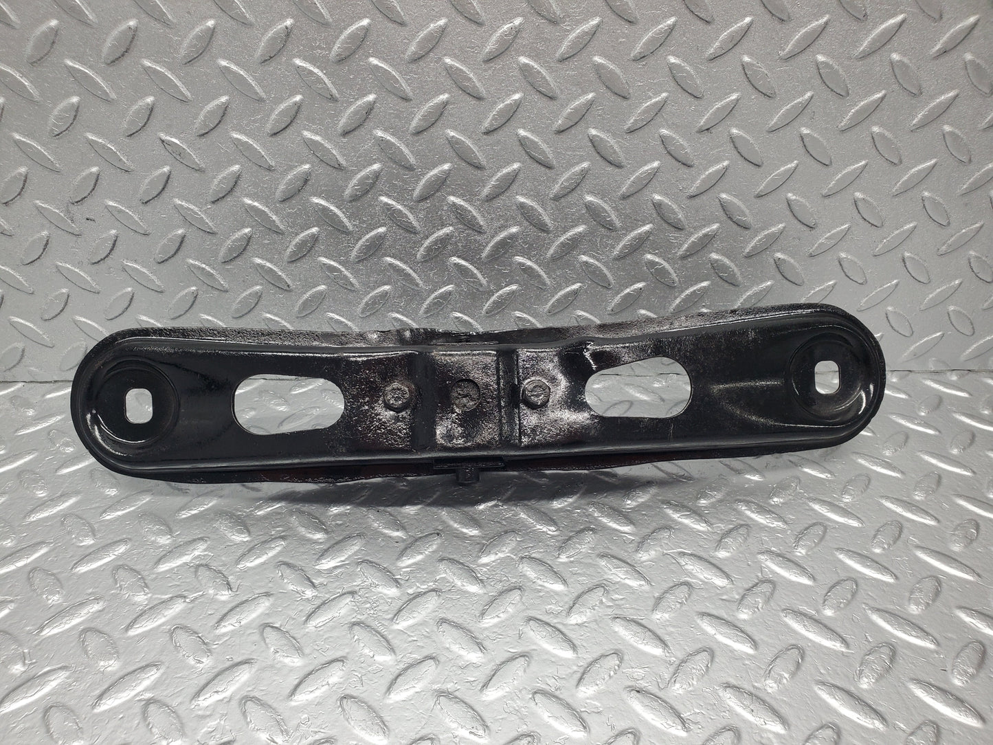 1751 Mercedes-Benz W123 230E Gearbox Mount Bracket